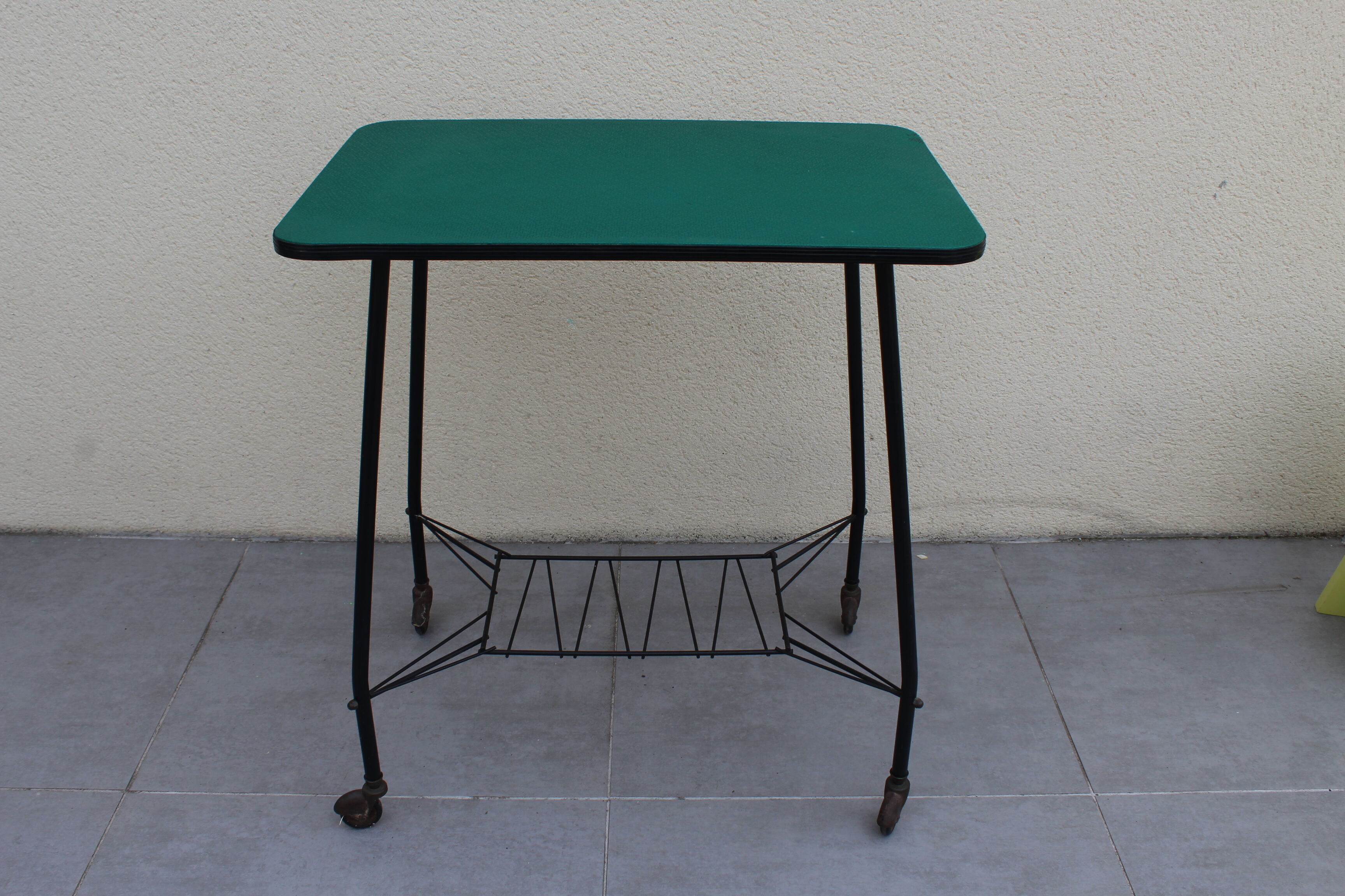 Old service with roulettes design 1950