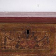 Coffre ancien en bois du pin – Europe centrale (vers 1900)