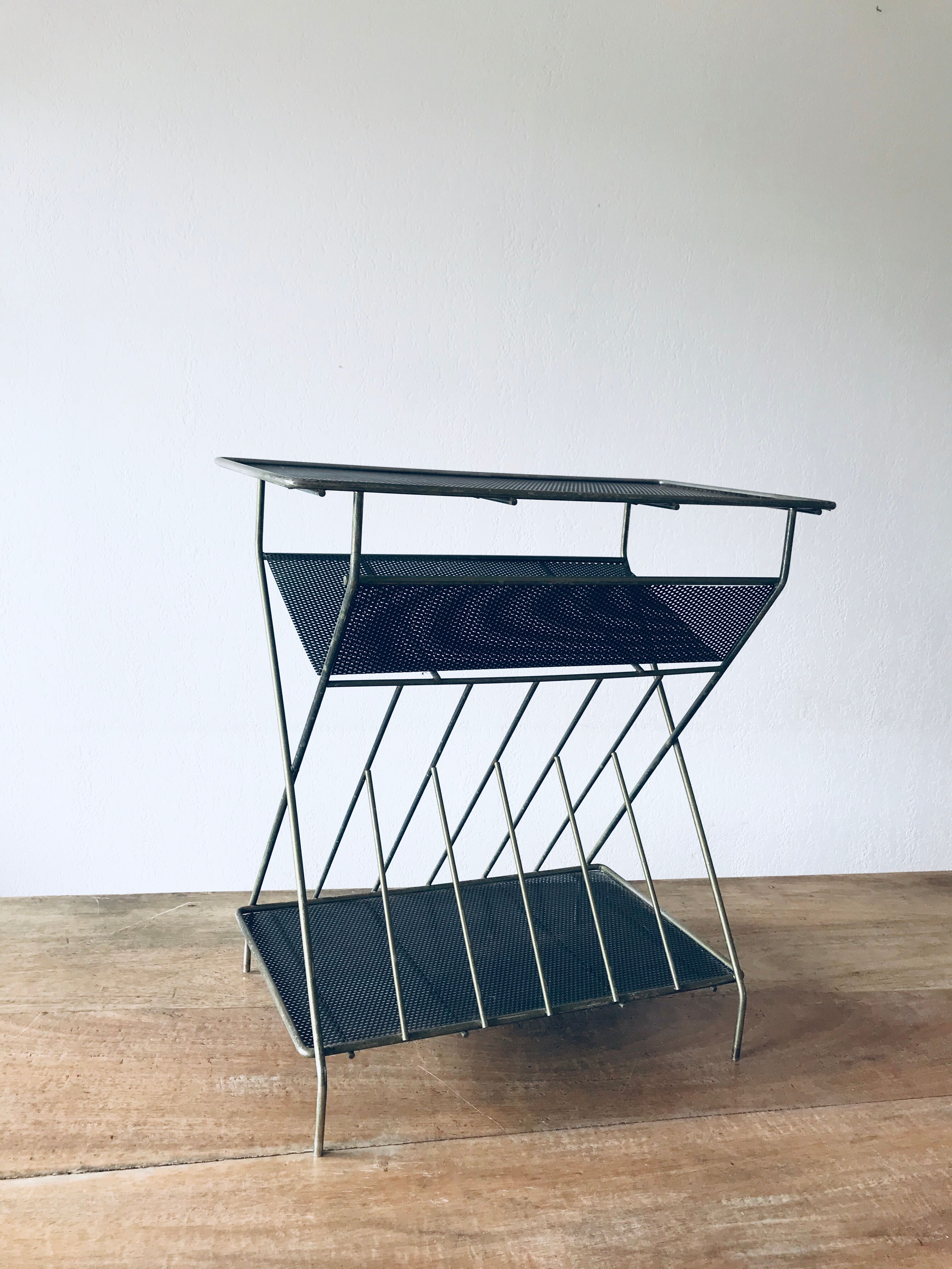 Magazine rack
