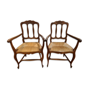 Paire de fauteuils paillés