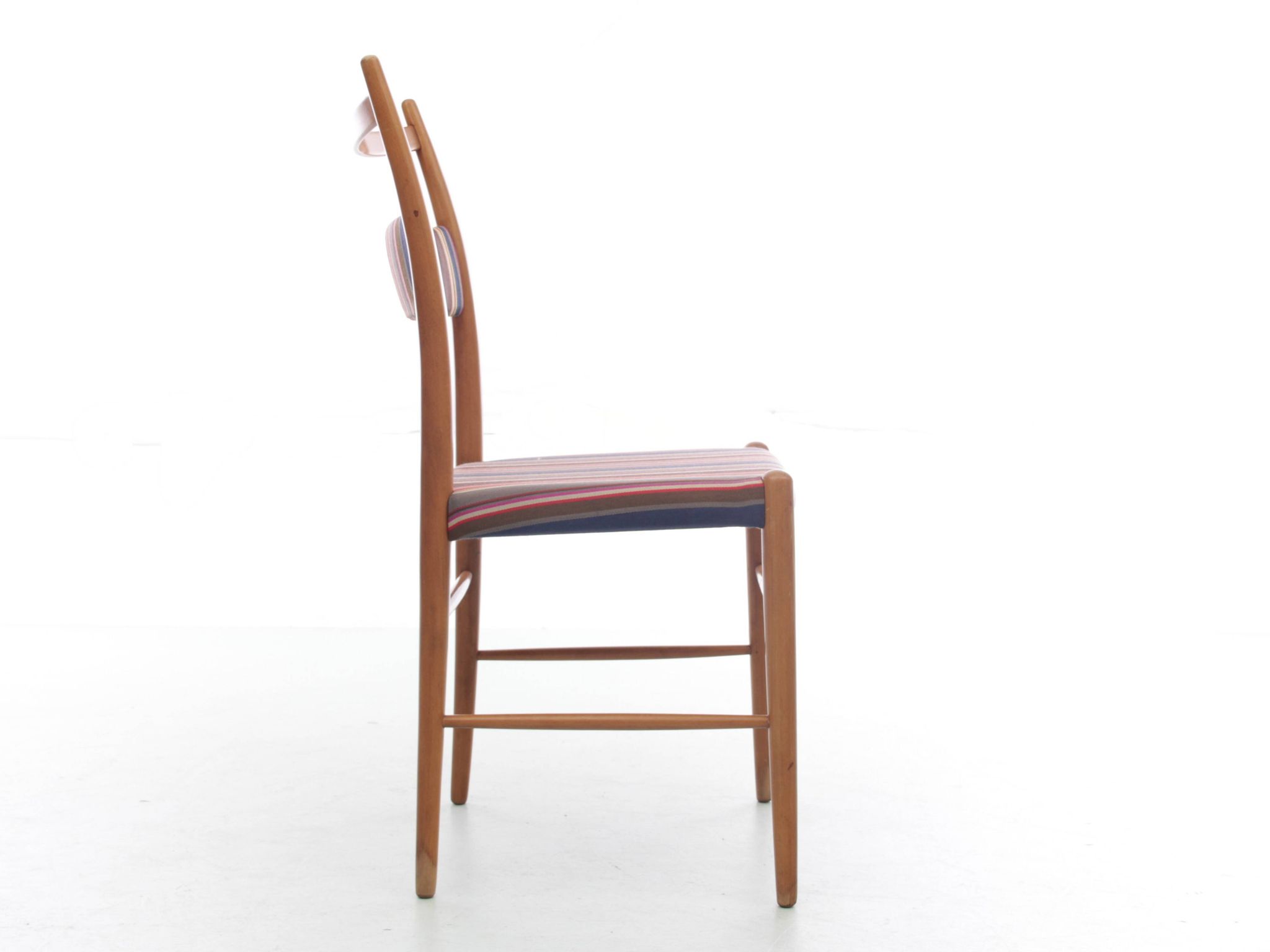 Suite de 4 chaises scandinave de Yngve Ekstrom, tissu Paul Smith