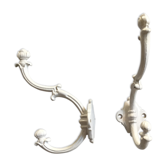 Wall hooks in white enamelled cast iron style "bistrot"