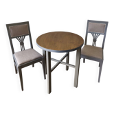 Ensemble de 2 chaises et une table des années 60.