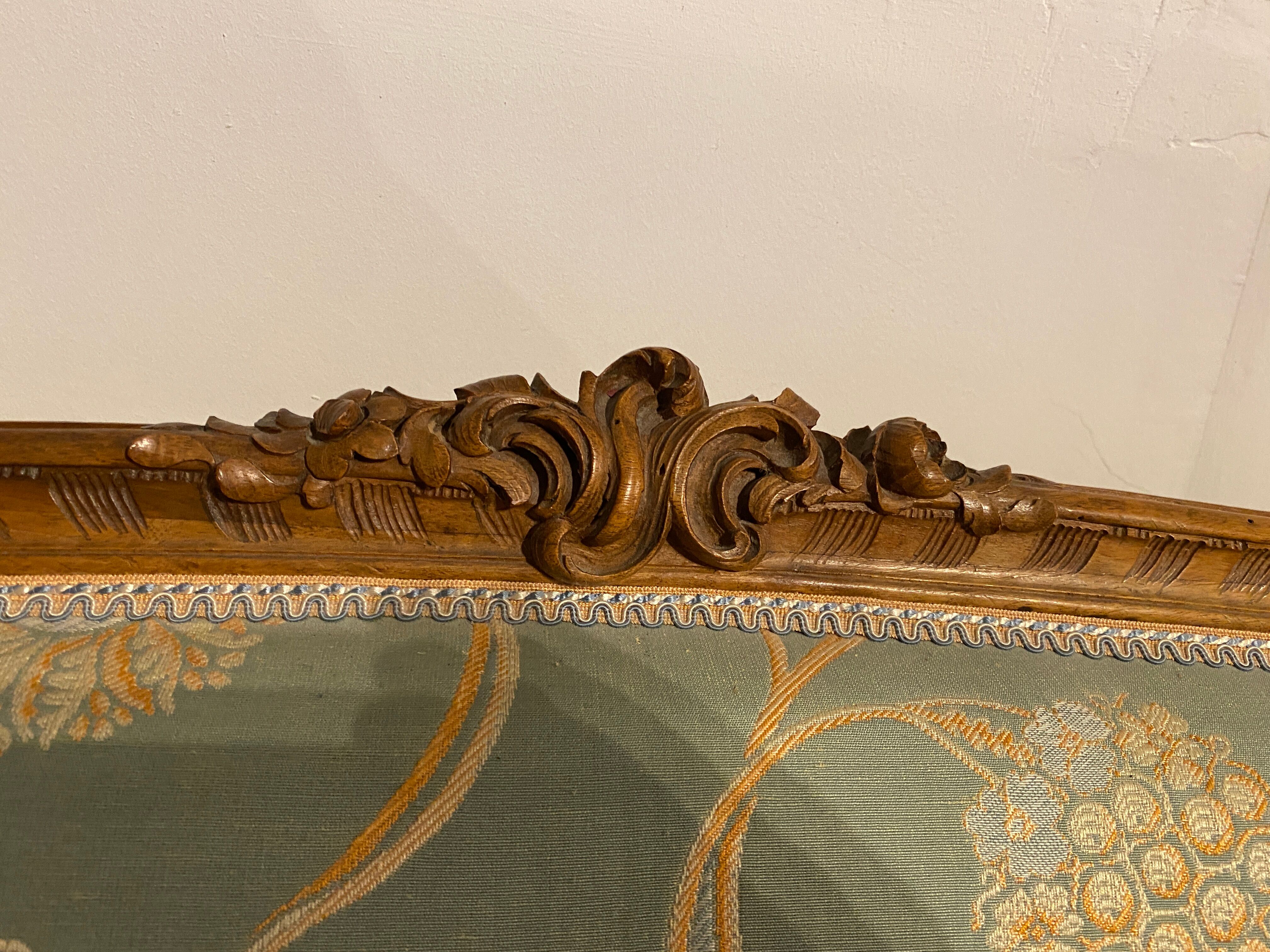 Walnut sofa style louis XV