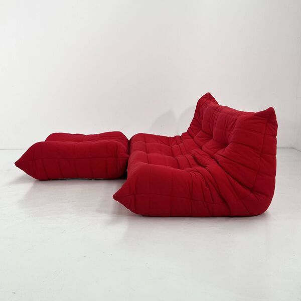 Togo 3 places avec ottoman rouge par Michel Ducaroy pour Ligne Roset, 1970