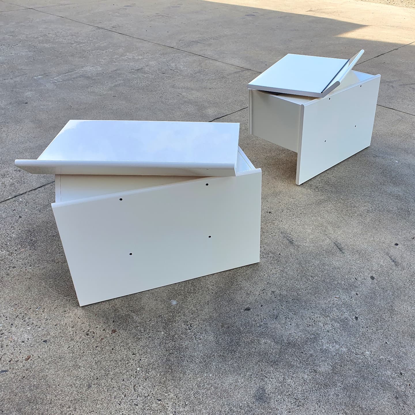 2 B&B Italia bedside tables / night stands