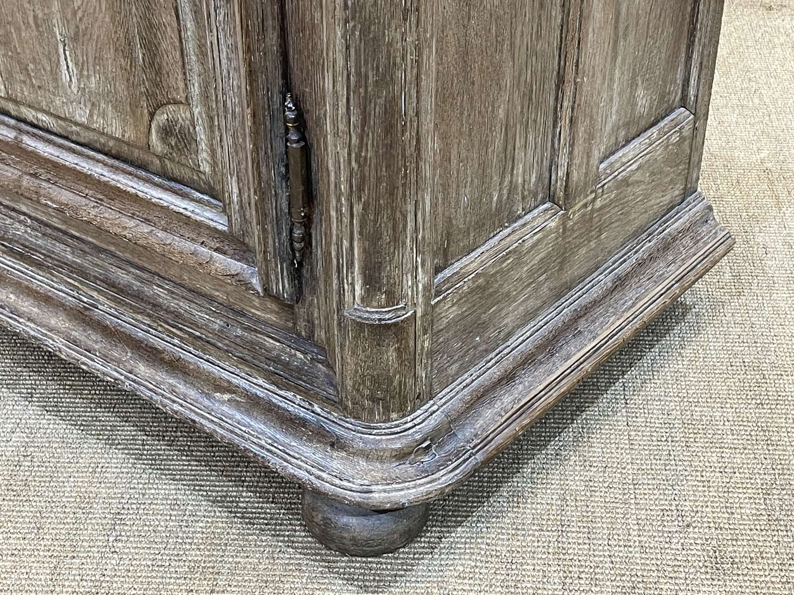 Enfilade of the eighteenth century in oak, top false marble