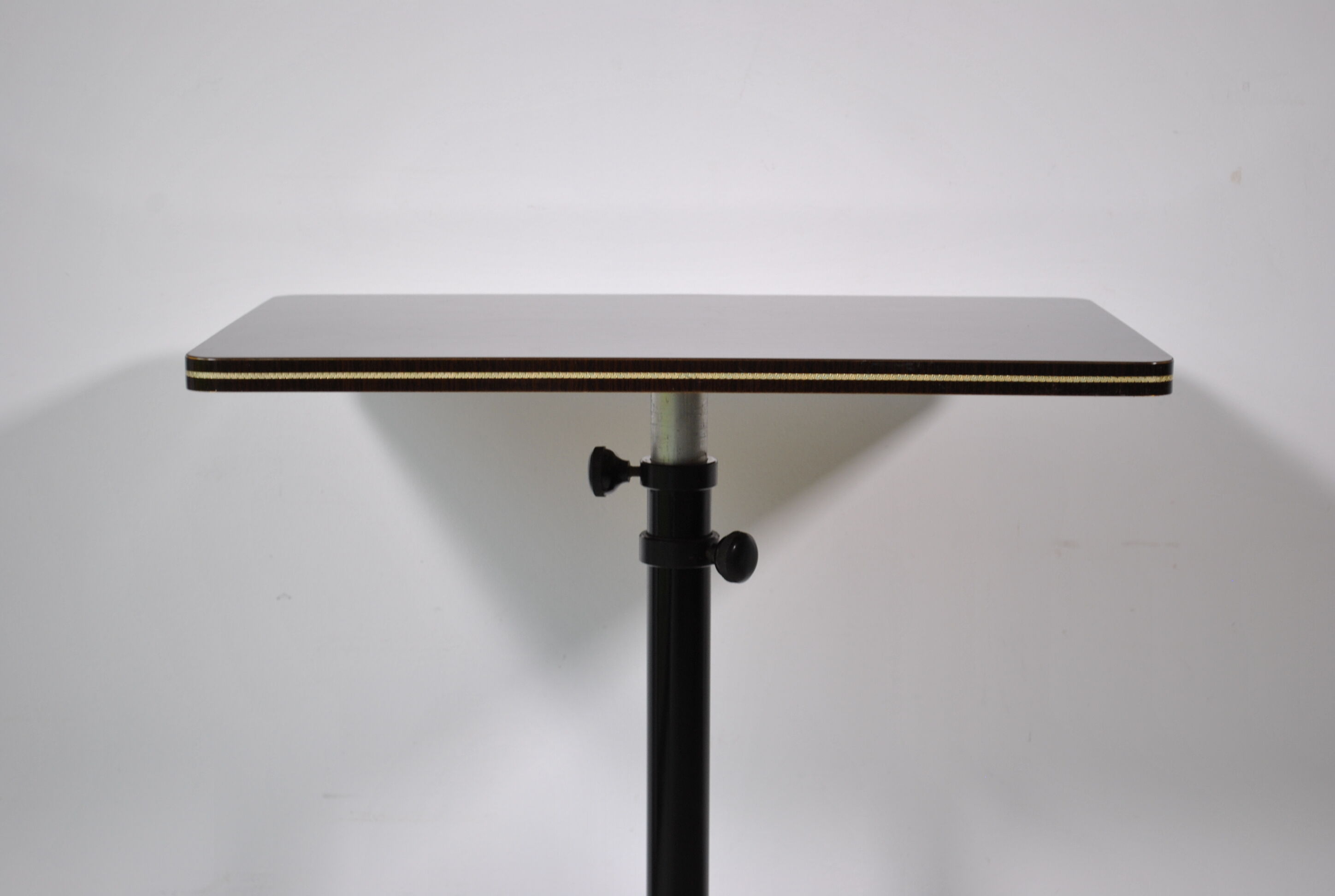 Table d’appoint 1970