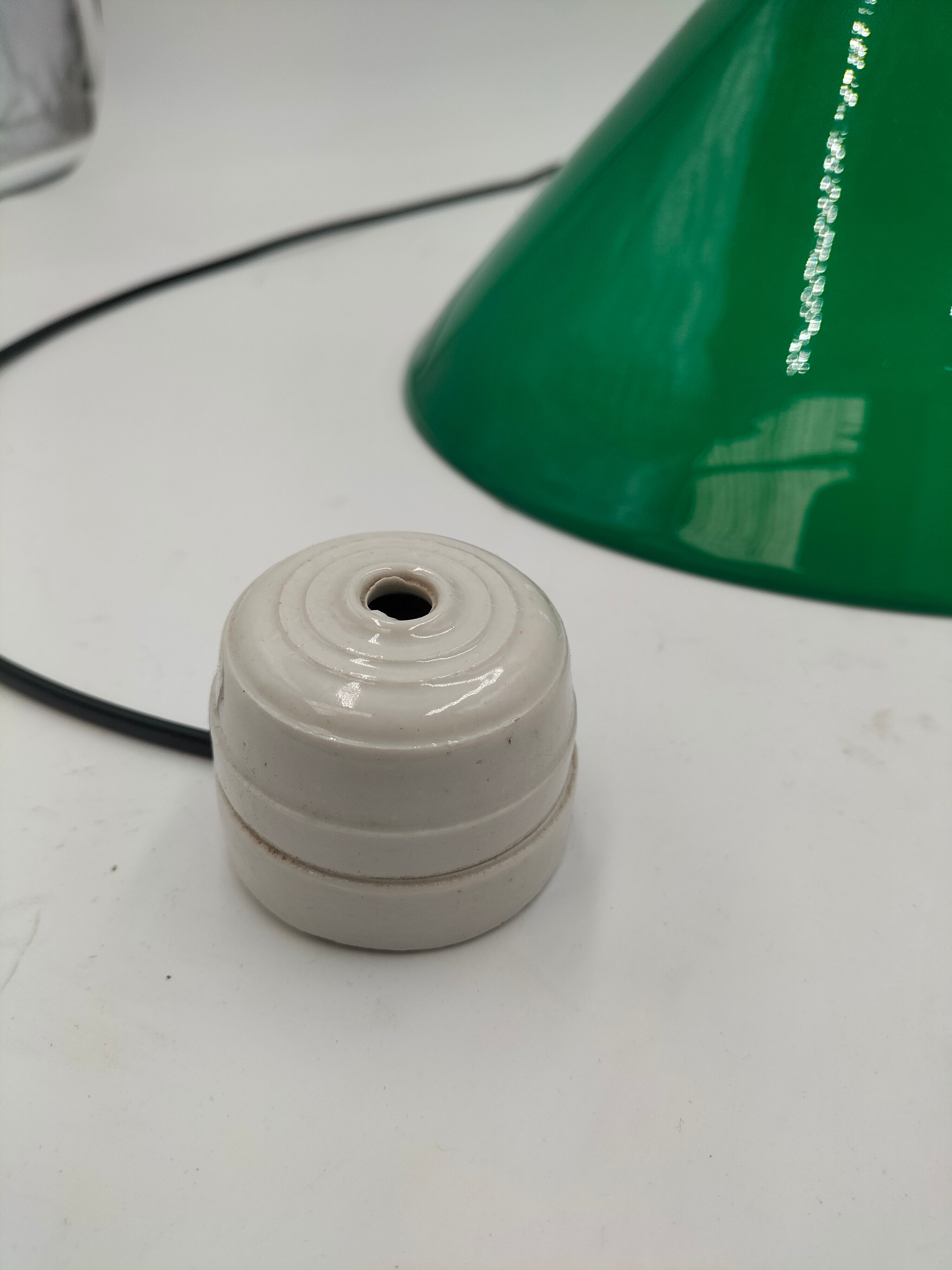 Green opaline Cone suspension