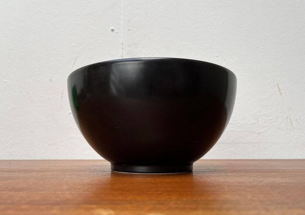 Mid-century German minimalist ceramic bowl by Wächtersbach, 1960s.