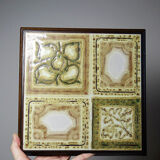 Vintage trivet in glazed ceramic and wood, circa 1960-1970.