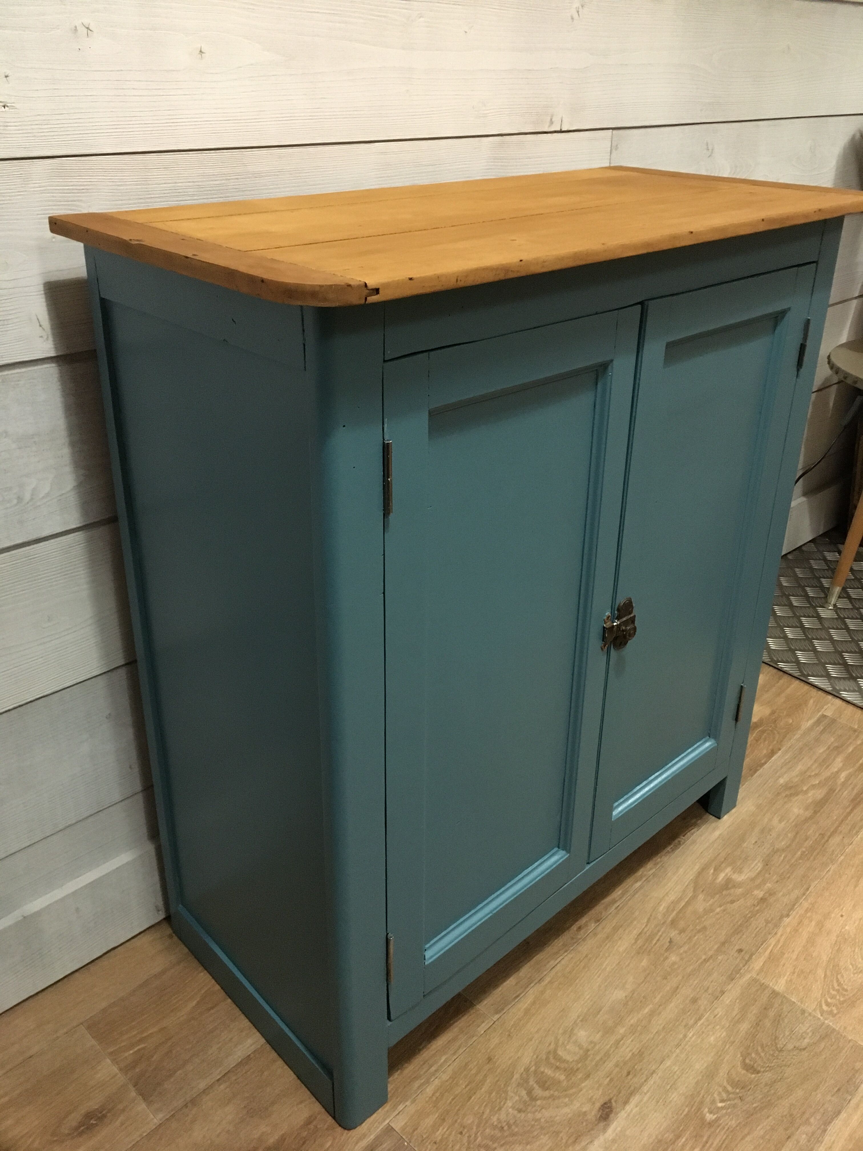 Blue parisian buffet