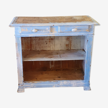 Buffet without pretty door patina
