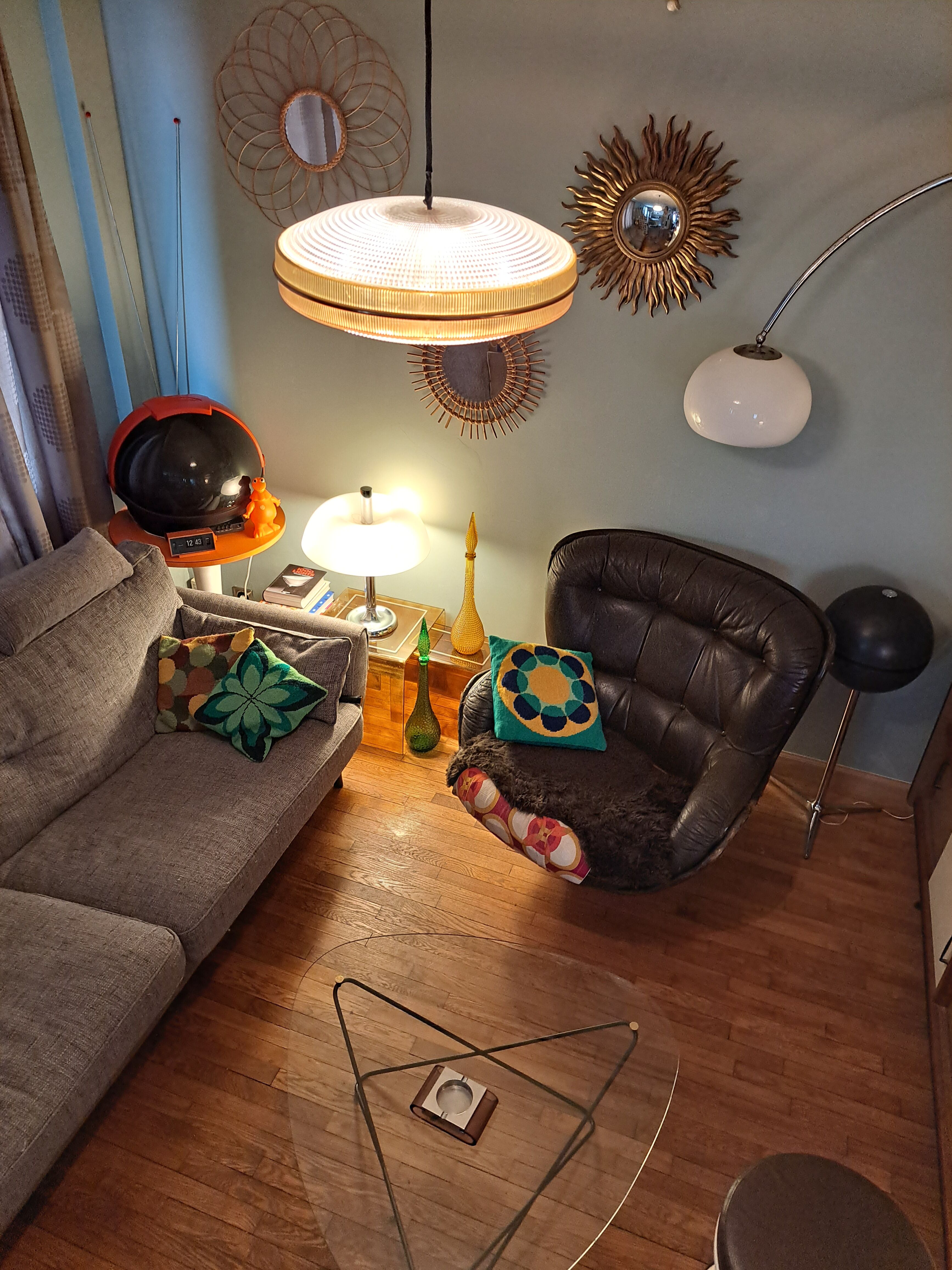 Suspension ufo space-age 1960-1970