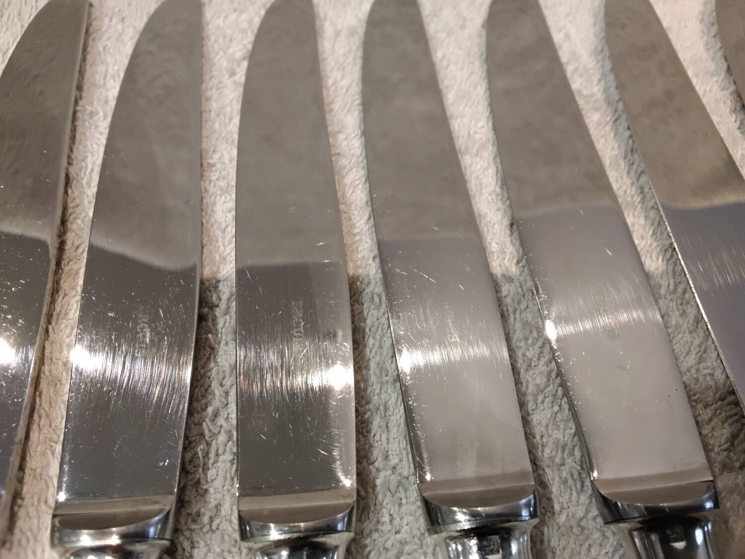 12 dessert knives with silver-plated metal handles, silversmith Ercuis Valencay