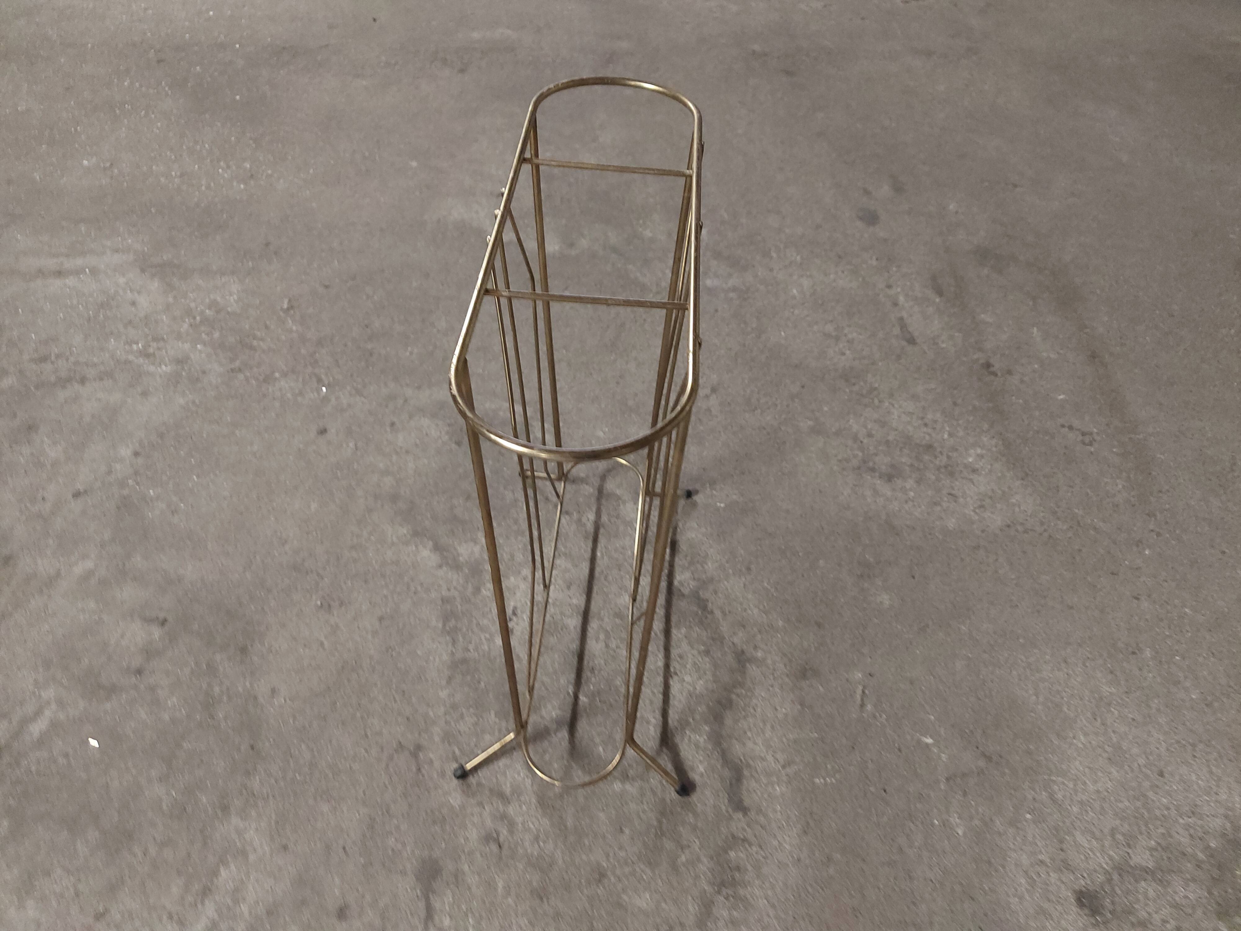 Vintage umbrella door