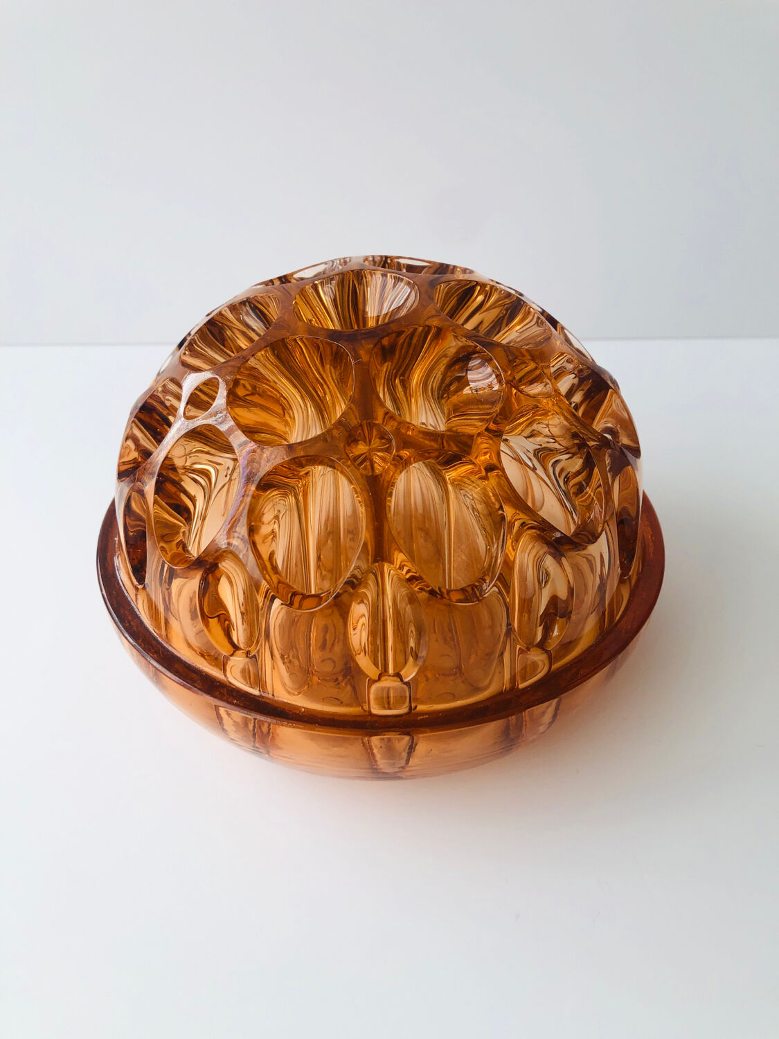 Pique flowers color copper vintage