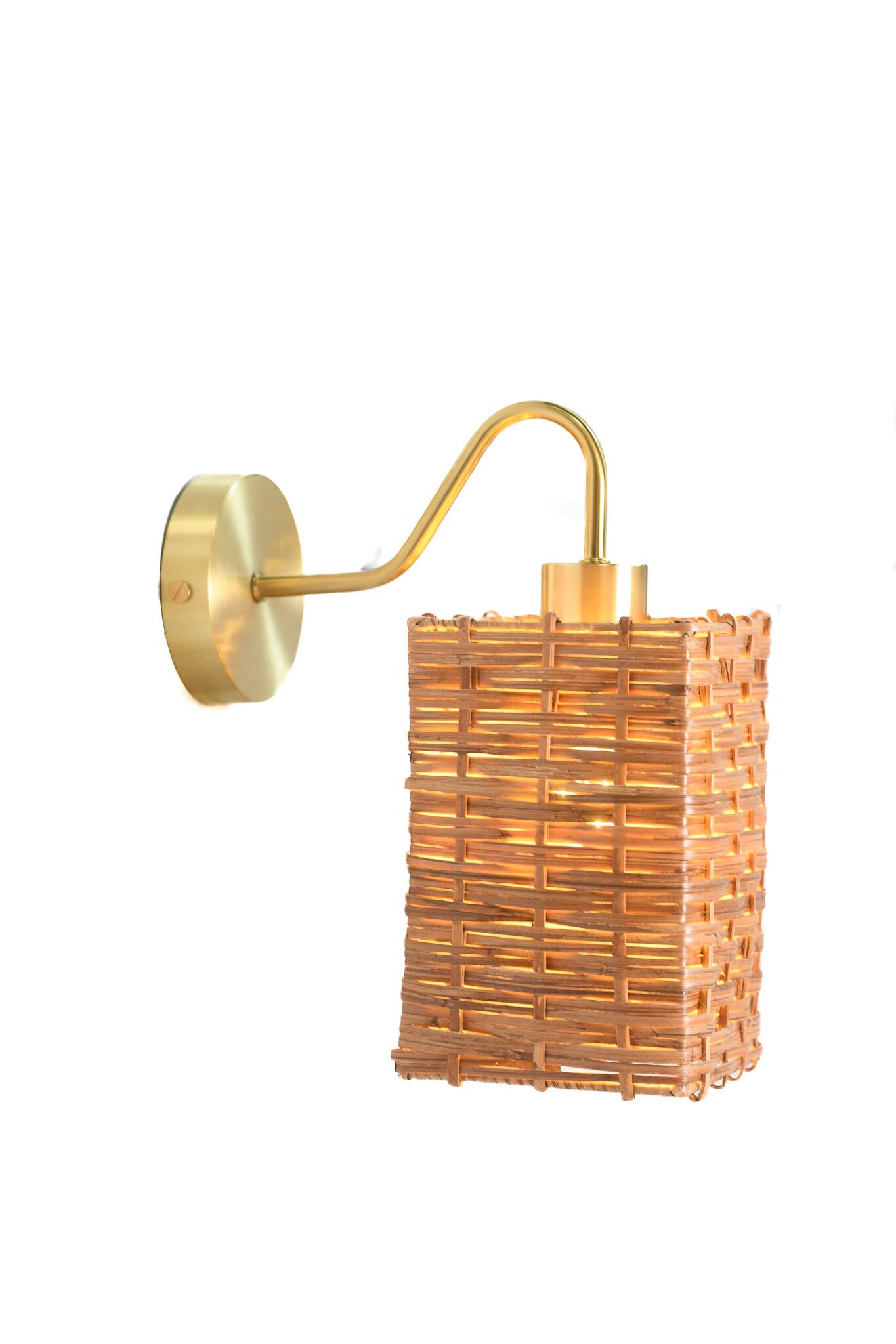 Applique murale en rotin et laiton