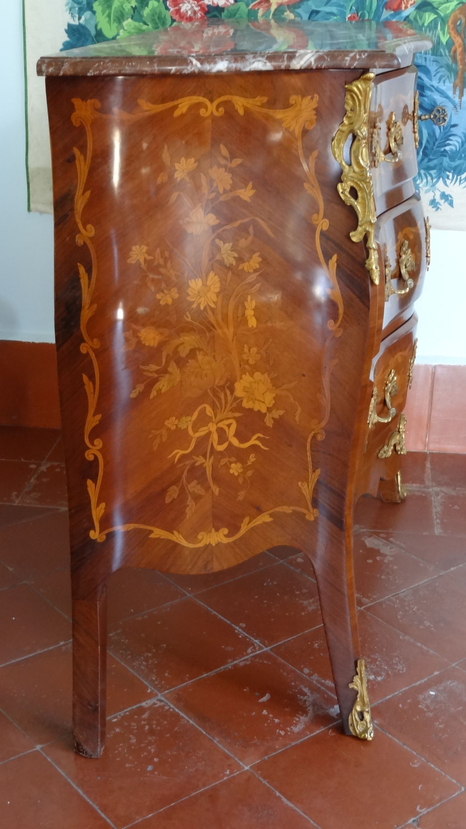 Louis XV inlaid chest of drawers in amaranth and mahogany veneer 101 x 89 cm
