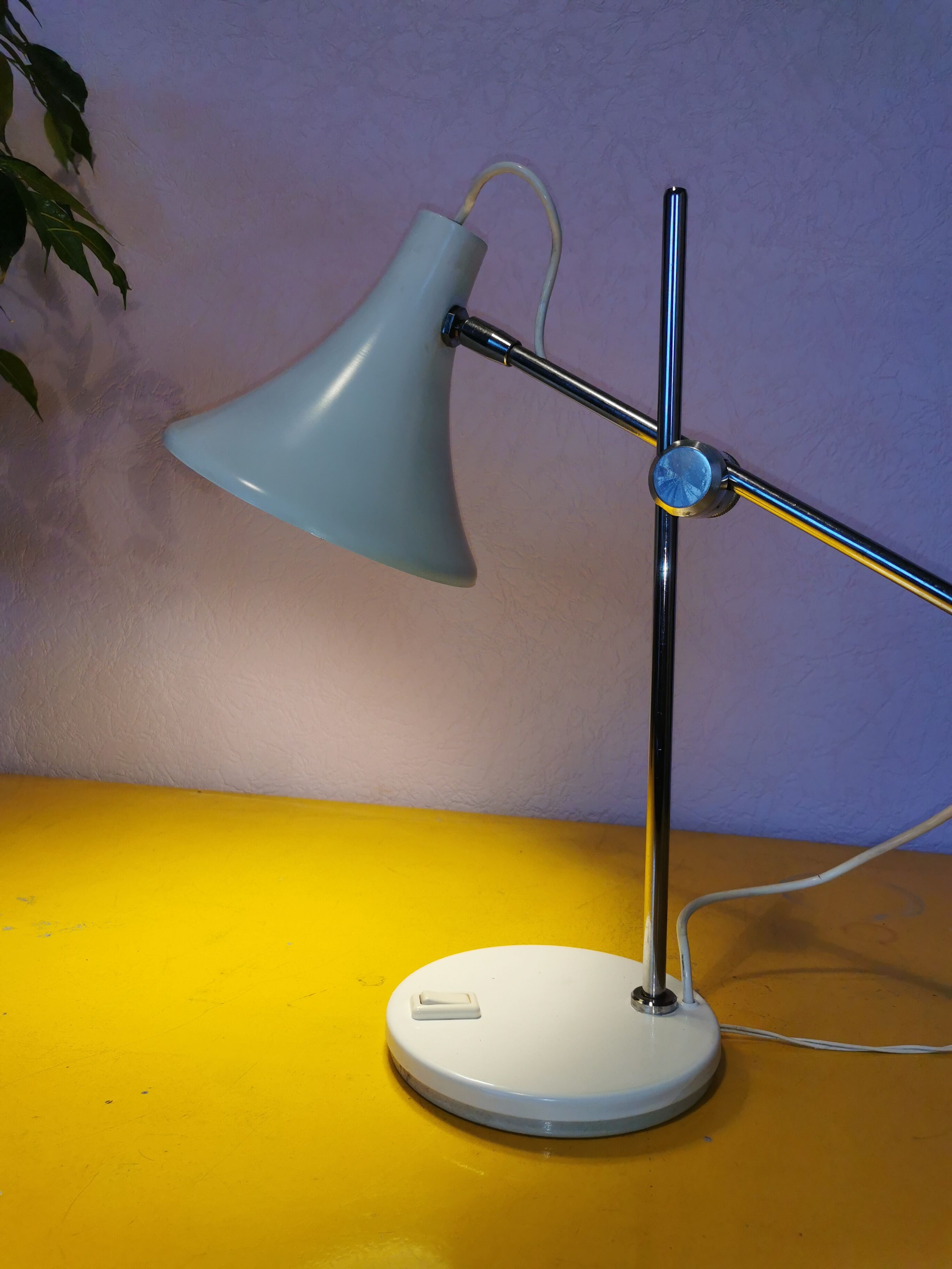 Articulated lamp in white lacquered steel and chrome, 1970.