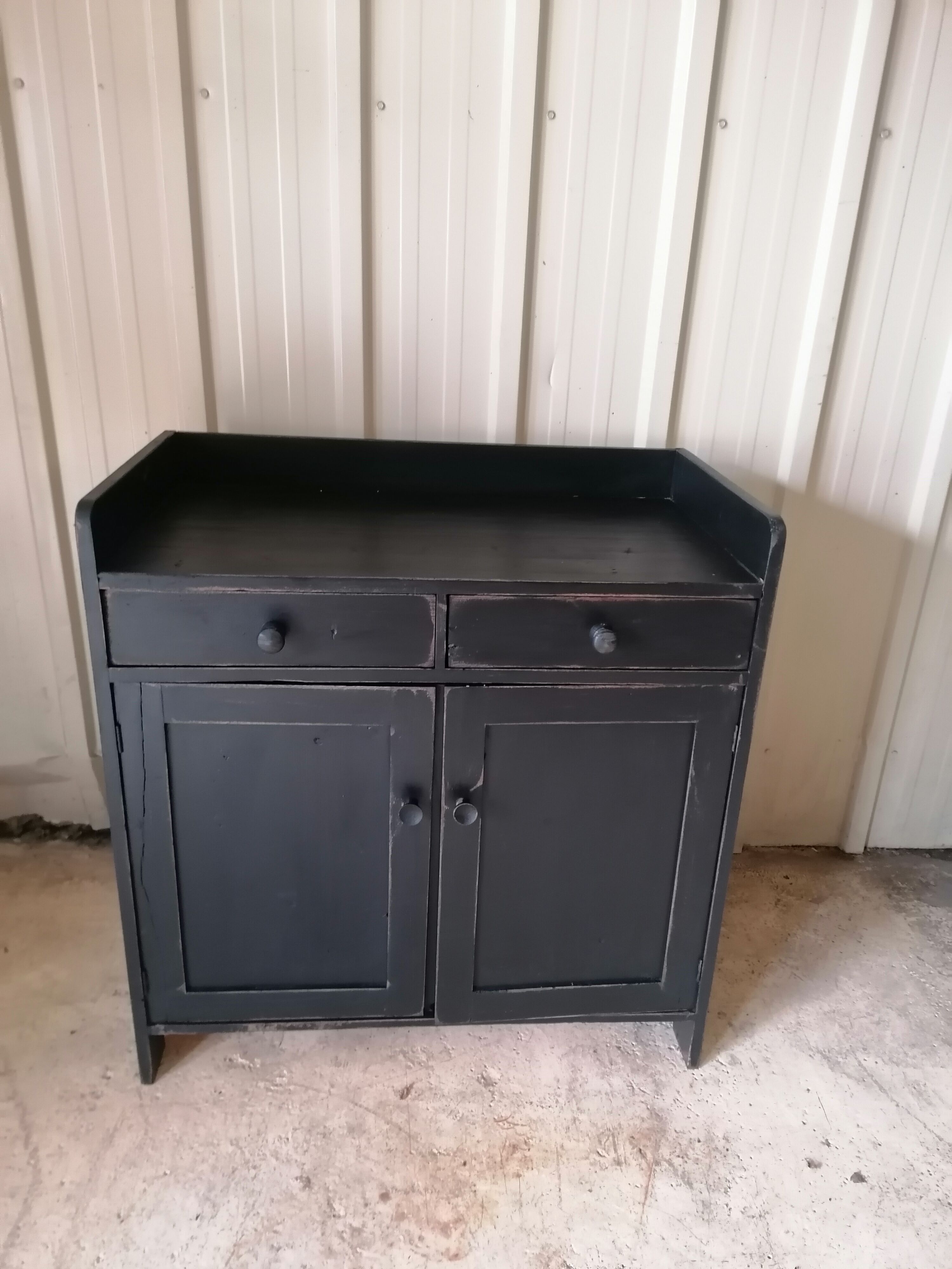 Low wooden entrance furniture