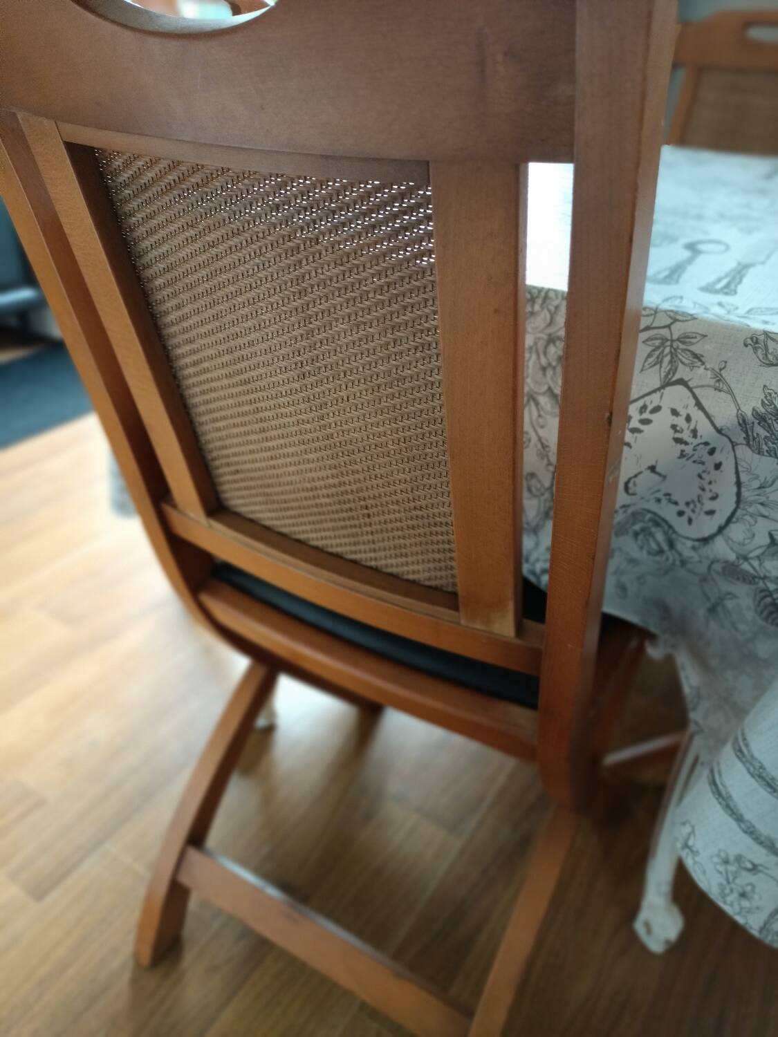 Set of 4 wood and leather chairs