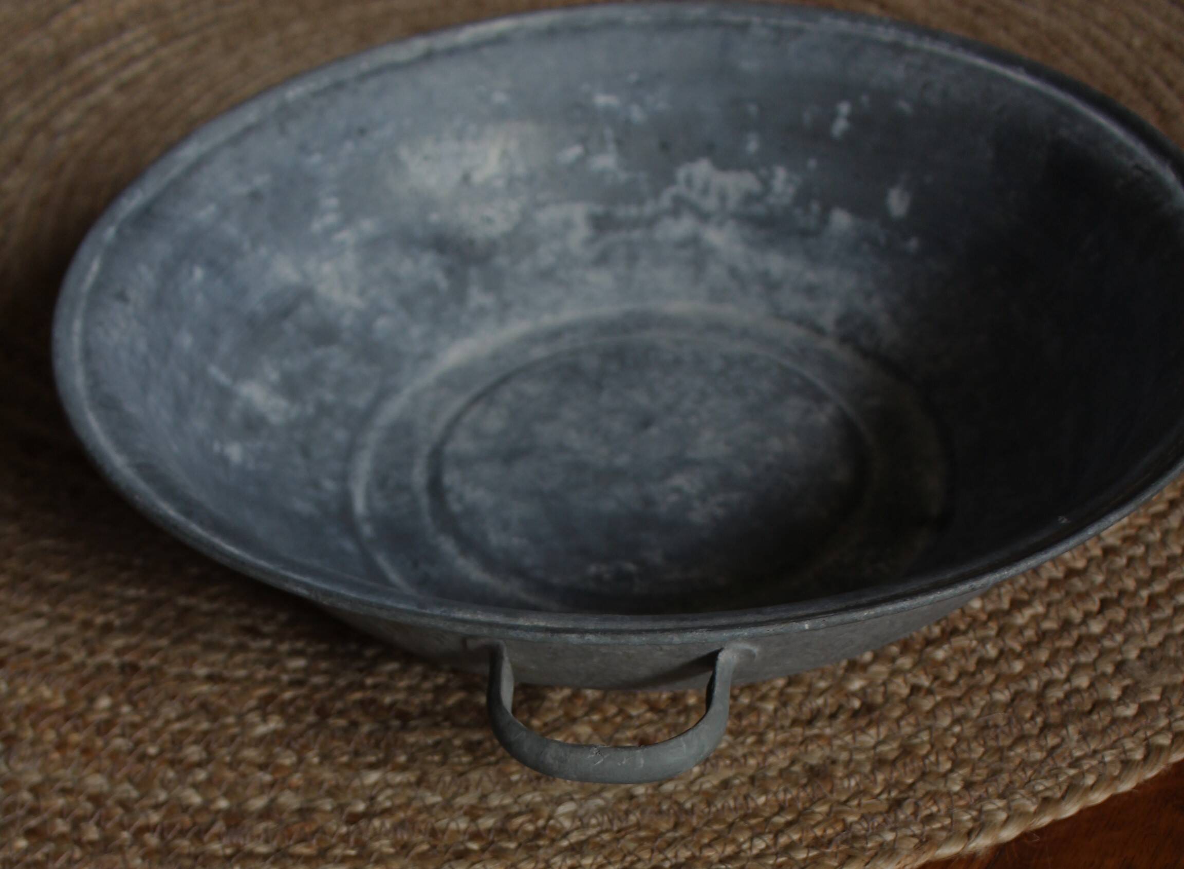 Planter Large round zinc basin with two handles