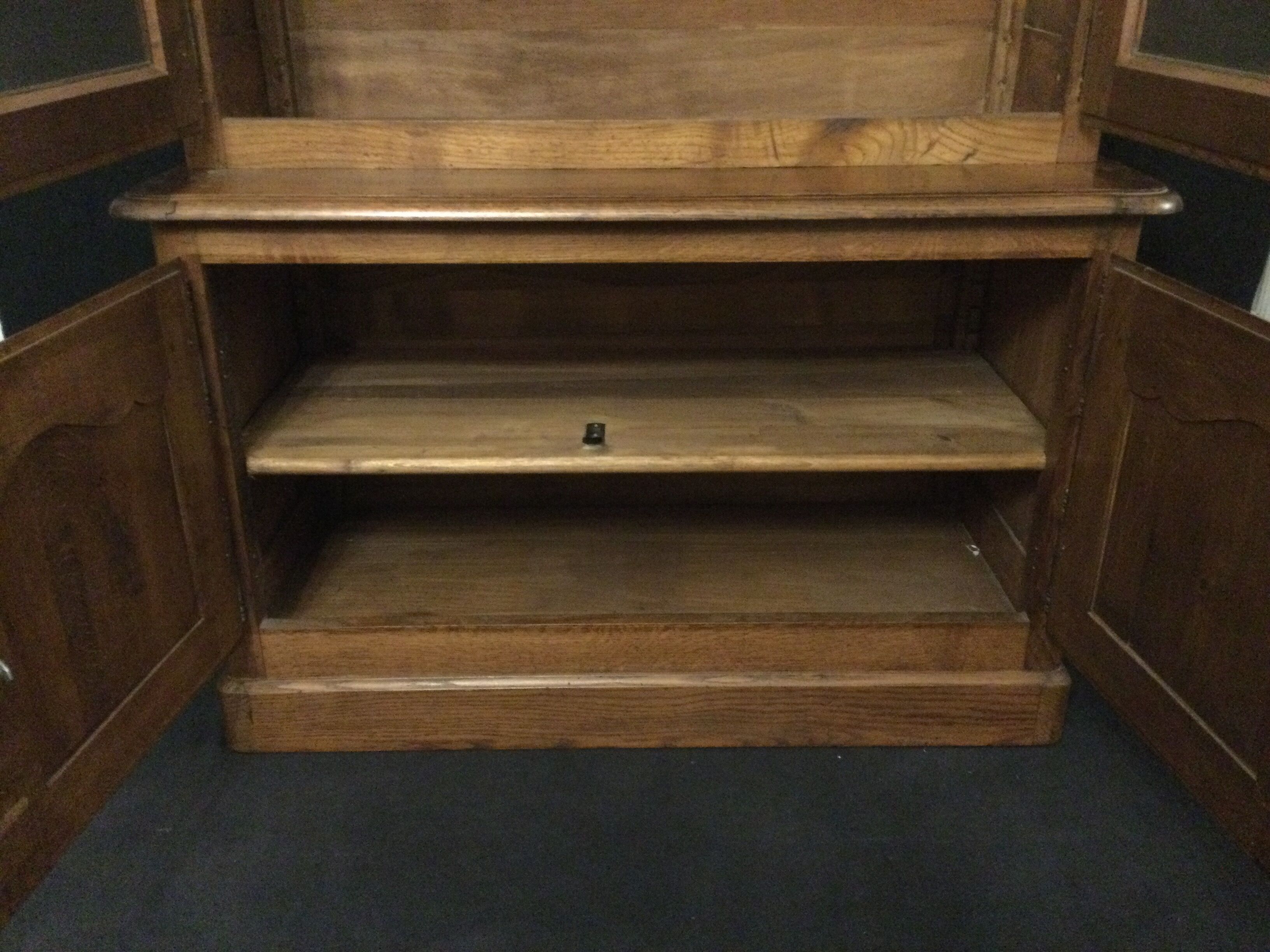 Buffet deux corps vaisselier