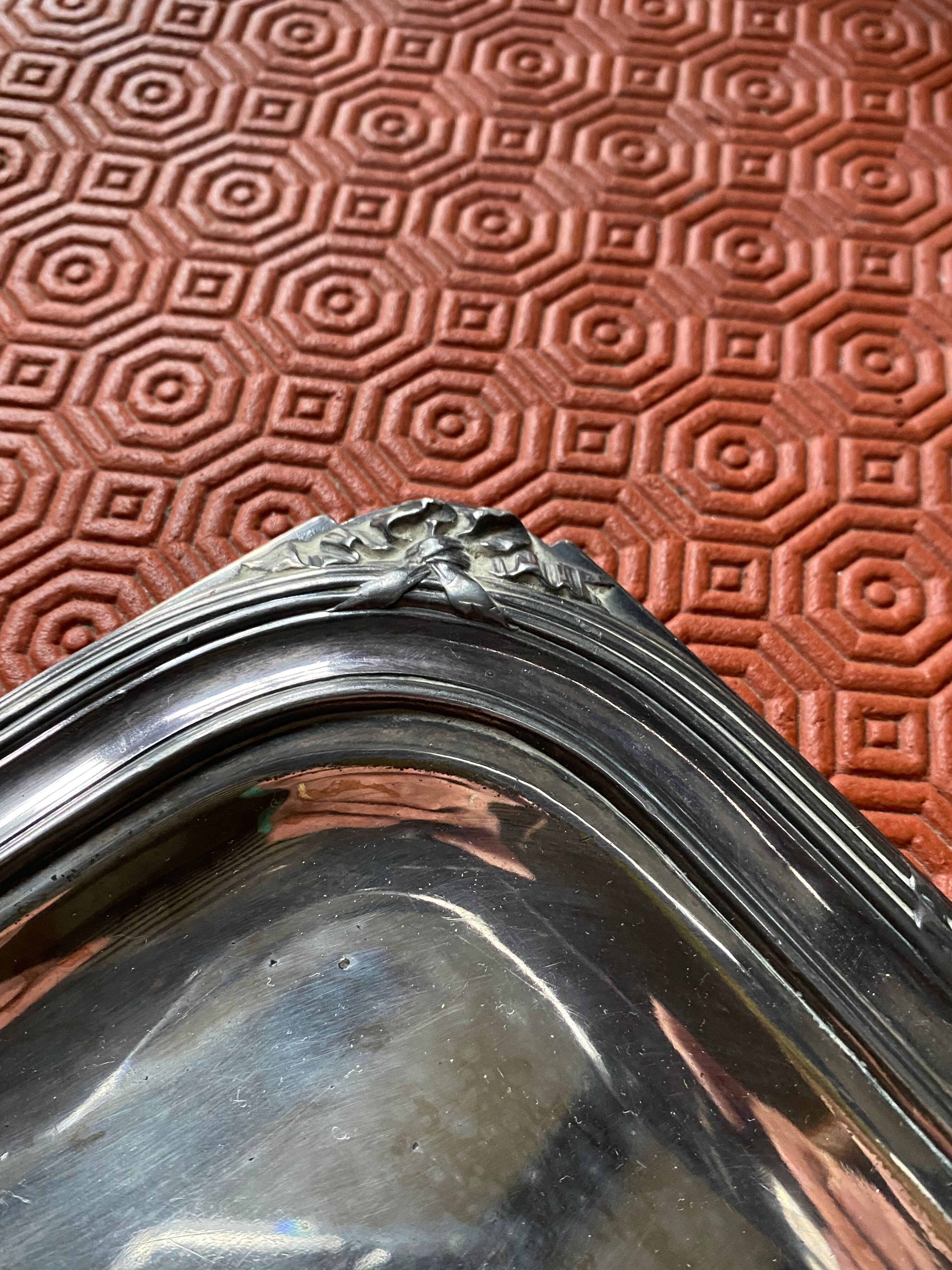 Rectangular silver metal top