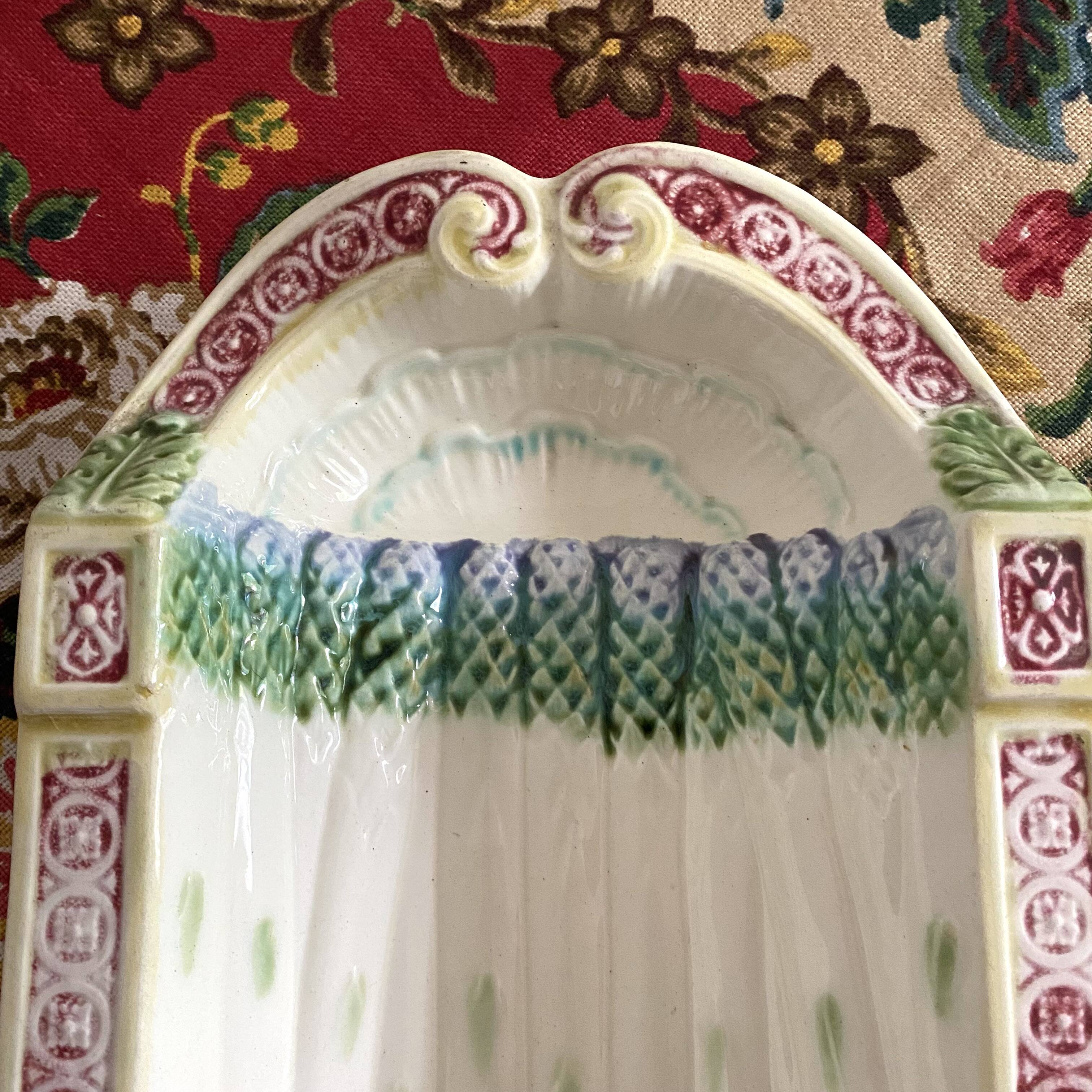 Old asparagus dish in slip Salins les bains