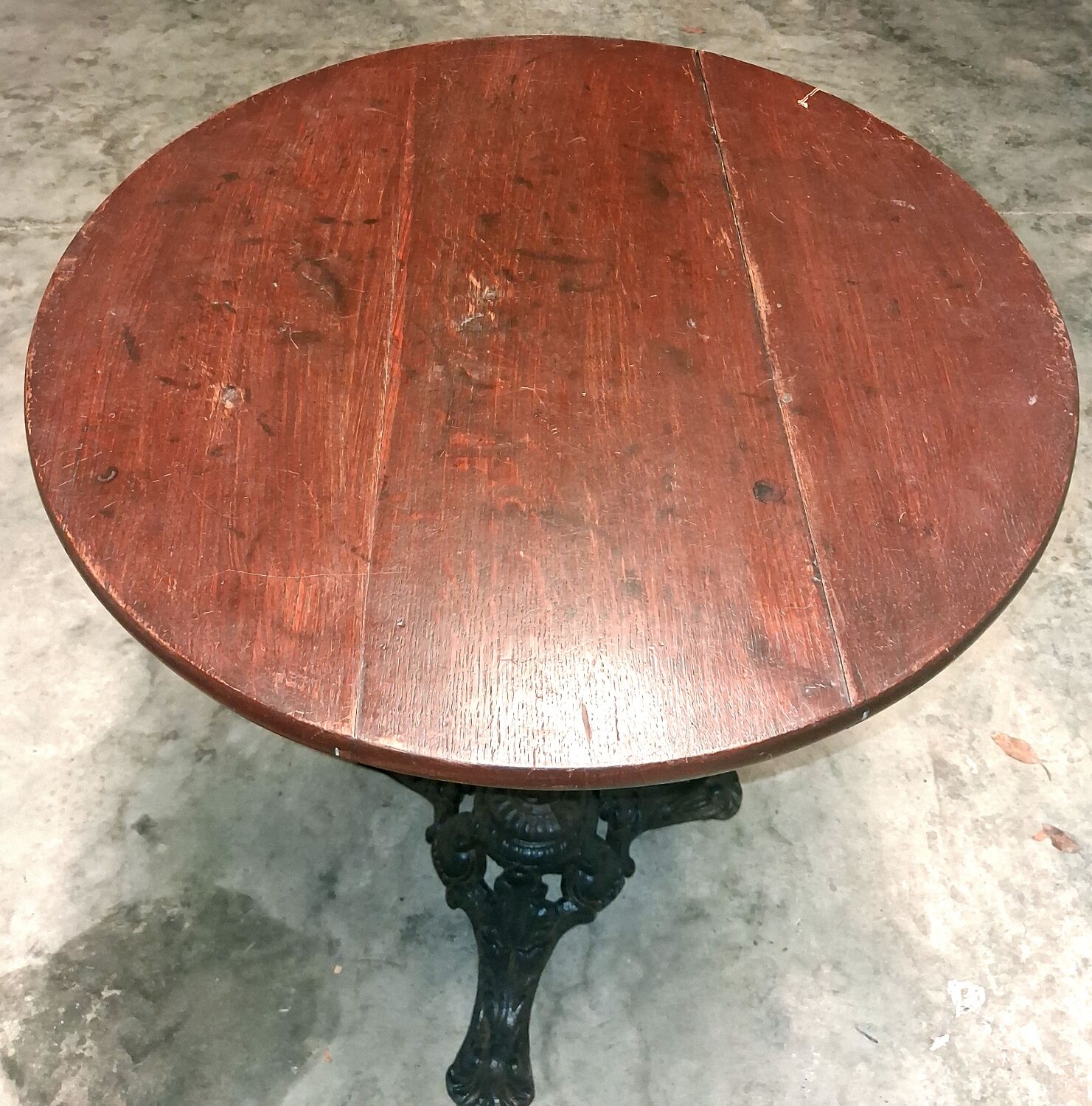 Country bistro guéridon table