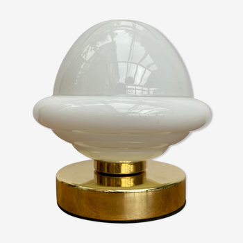 Lampe à poser globe vintage en opaline blanche