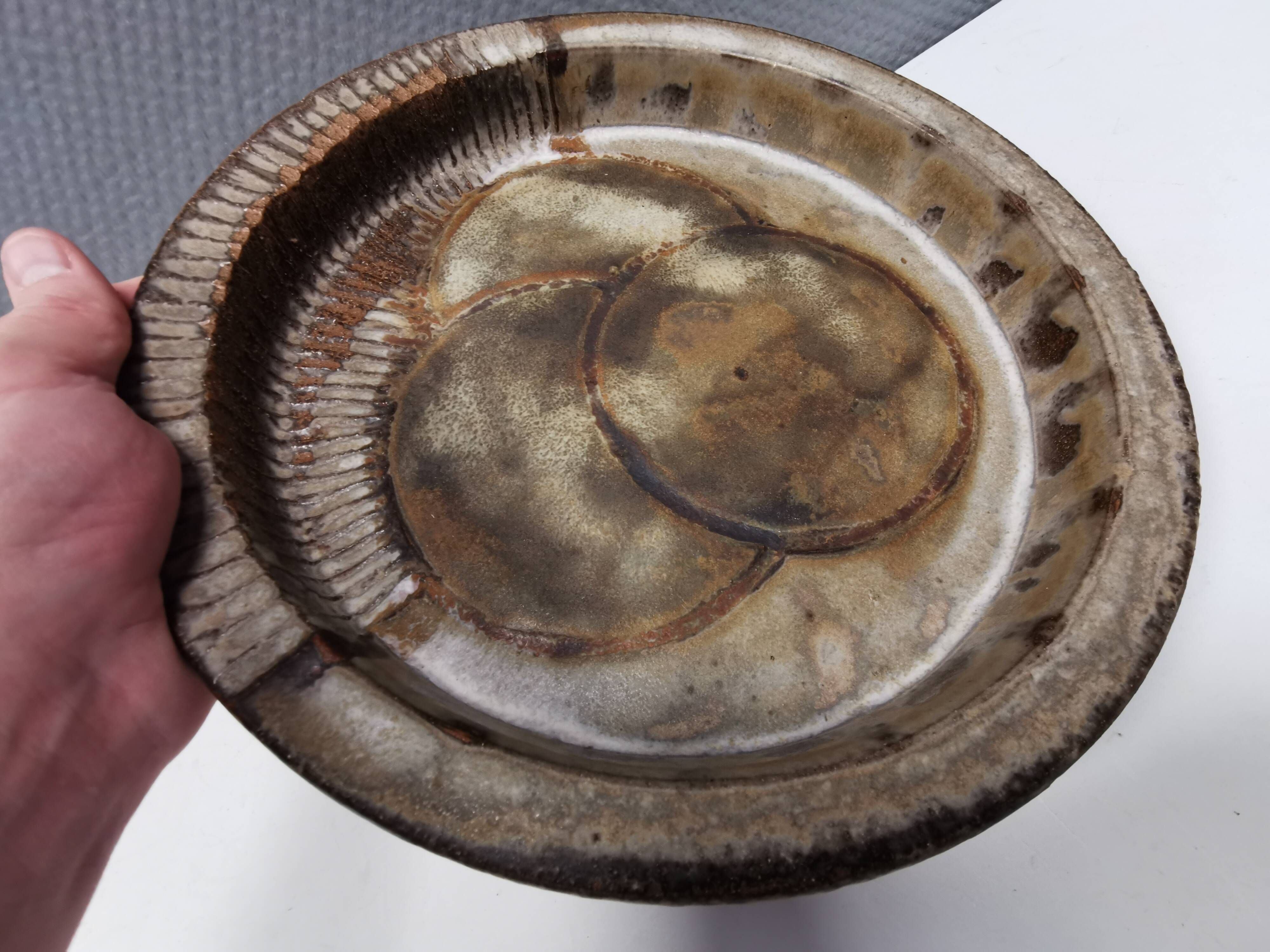 ceramic dish by Axel Larsen for his own company Axella Denmark 1970s.