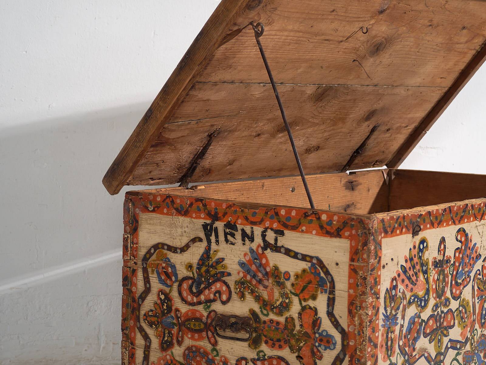 Antique hand-painted folk-style trunk (c.1880) #14