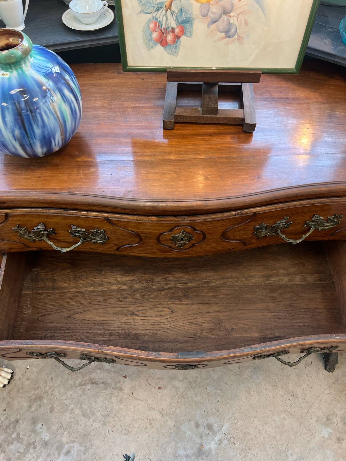Curved commode in Louis XV style