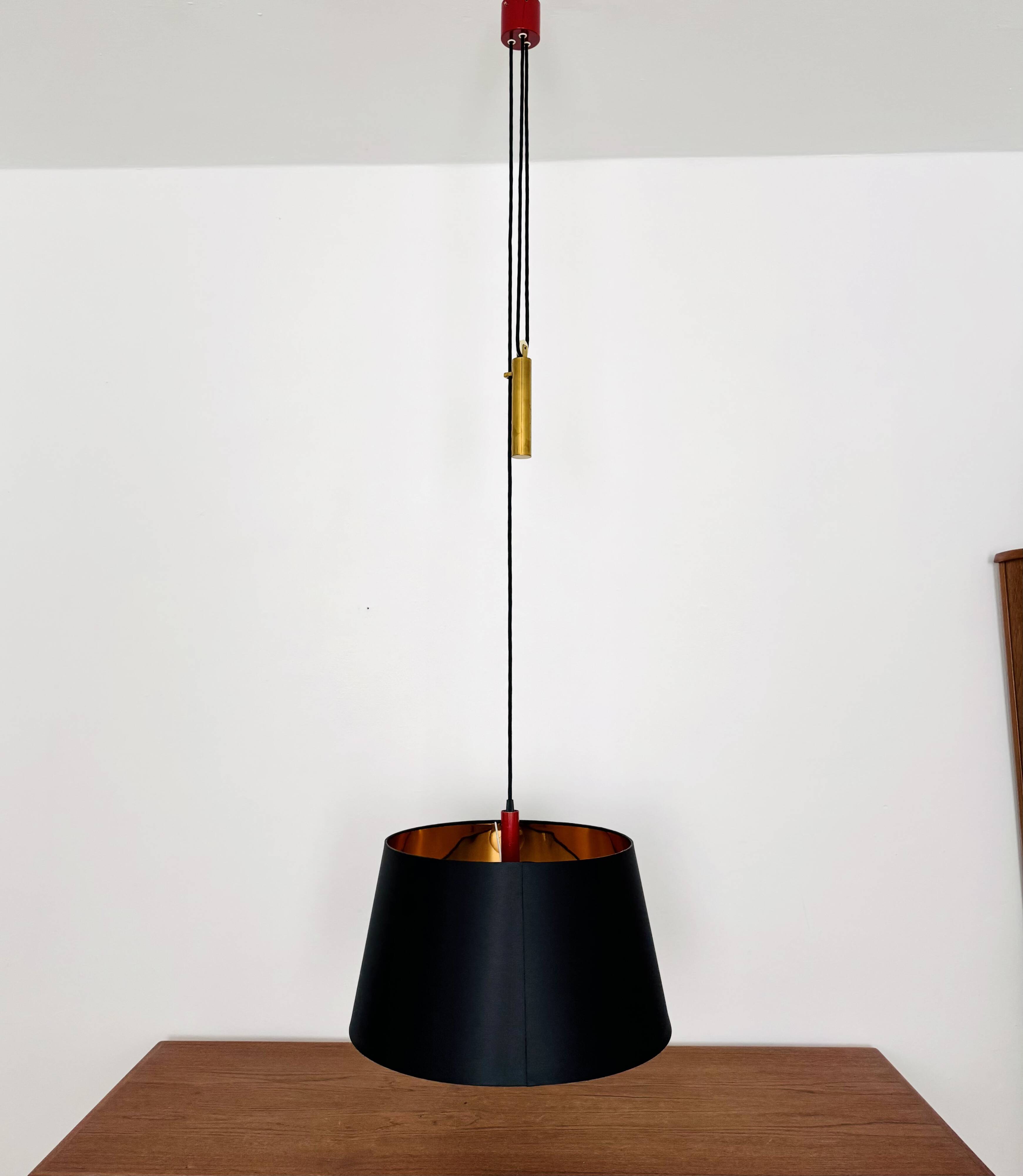 Adjustable Pendant Lamp with Counterweight