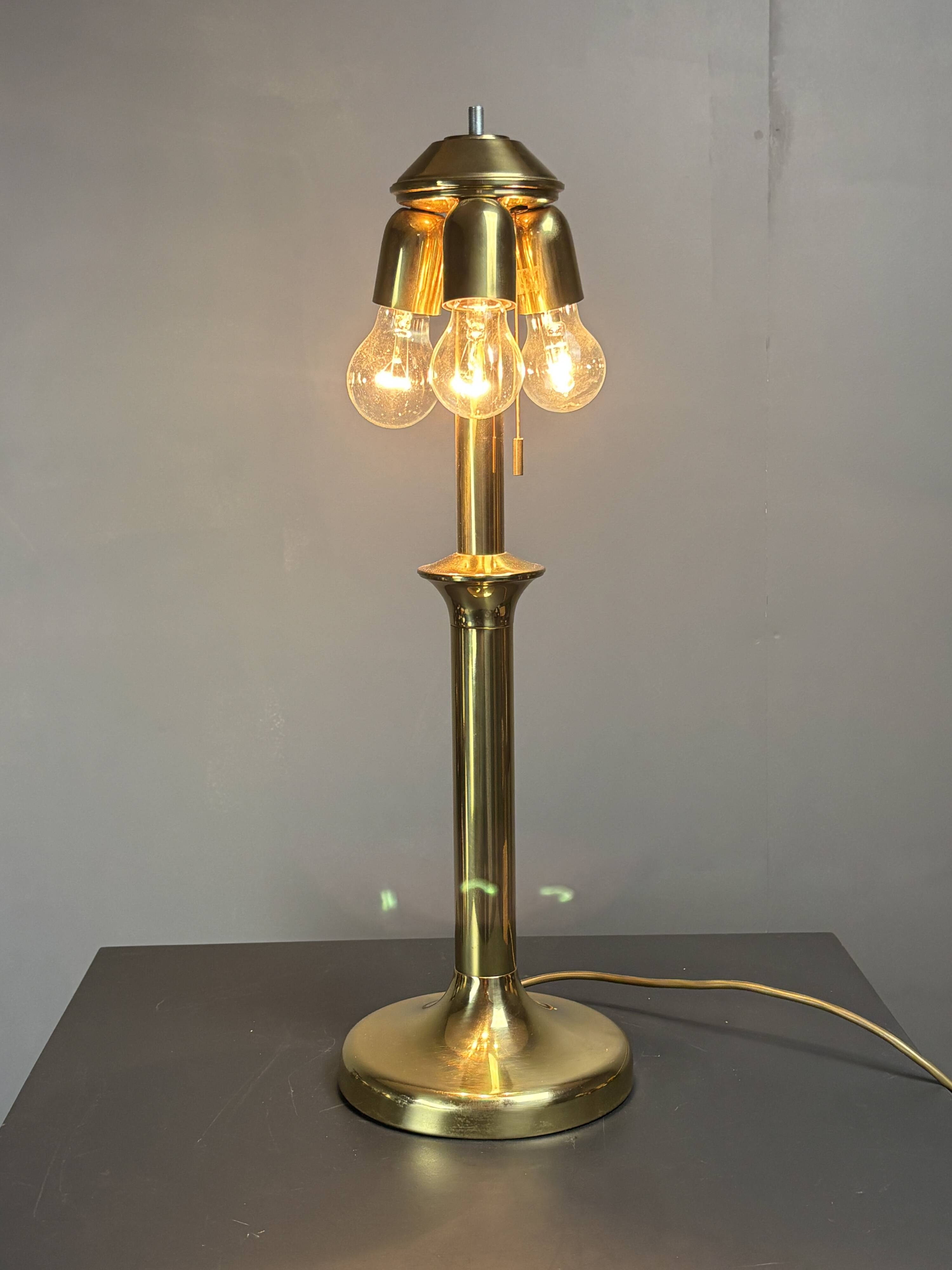 Italian midcentury pencil reed rattan brass Fungo mushroom table lamp 1970s