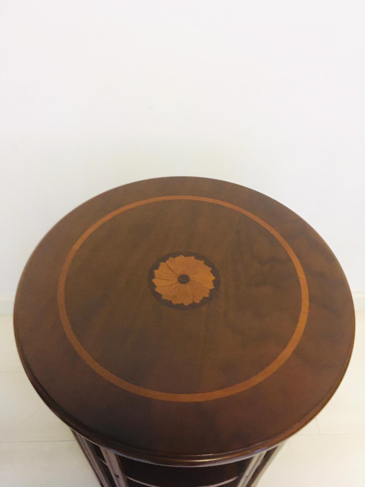 Round Library