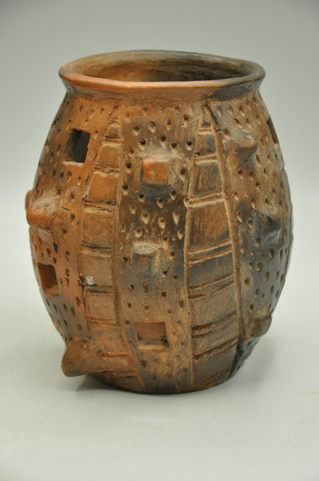 Scarified terracotta vase signed By Dr Diaz La rioja