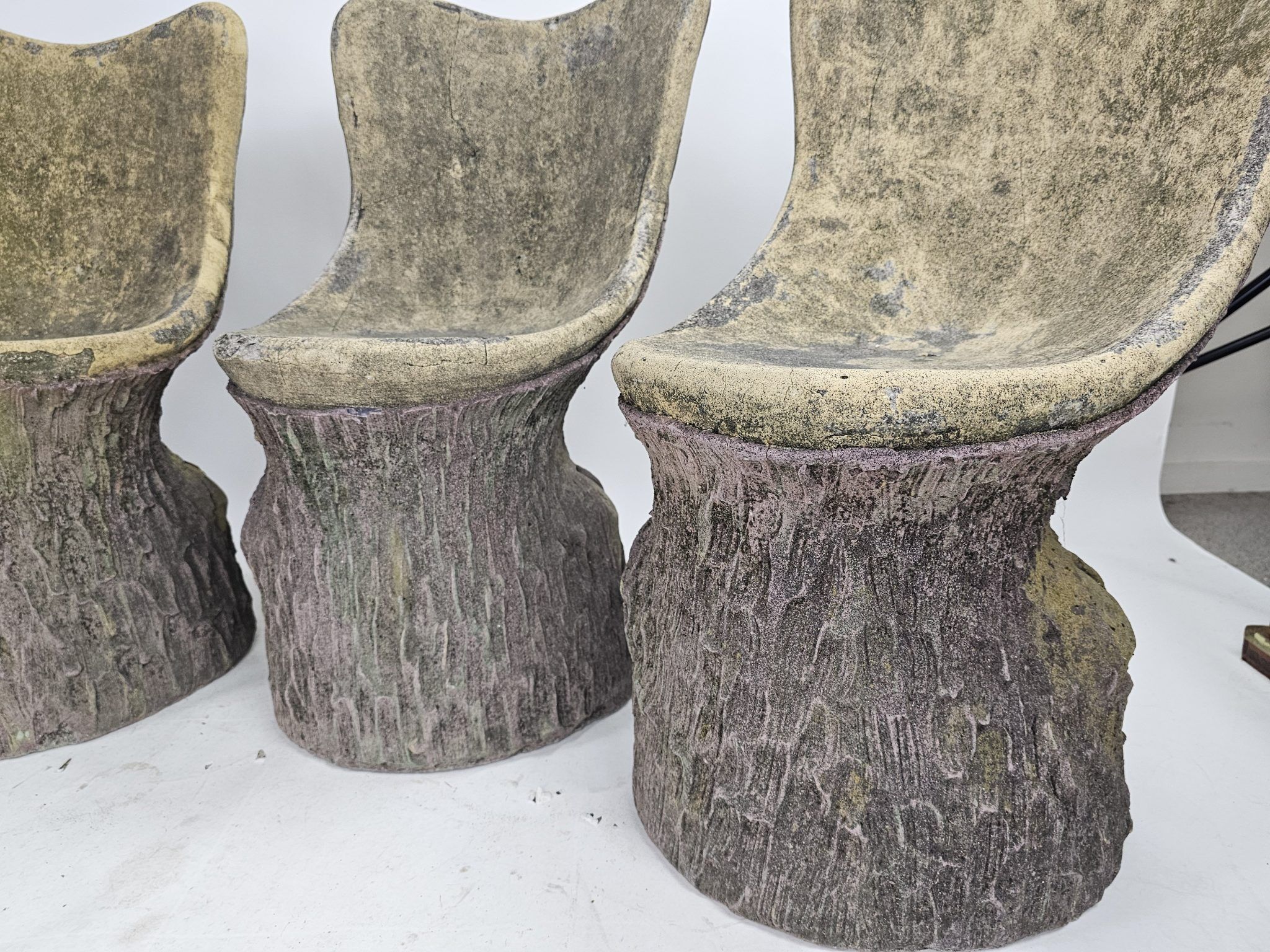Set of 4 garden chairs stone tree stump