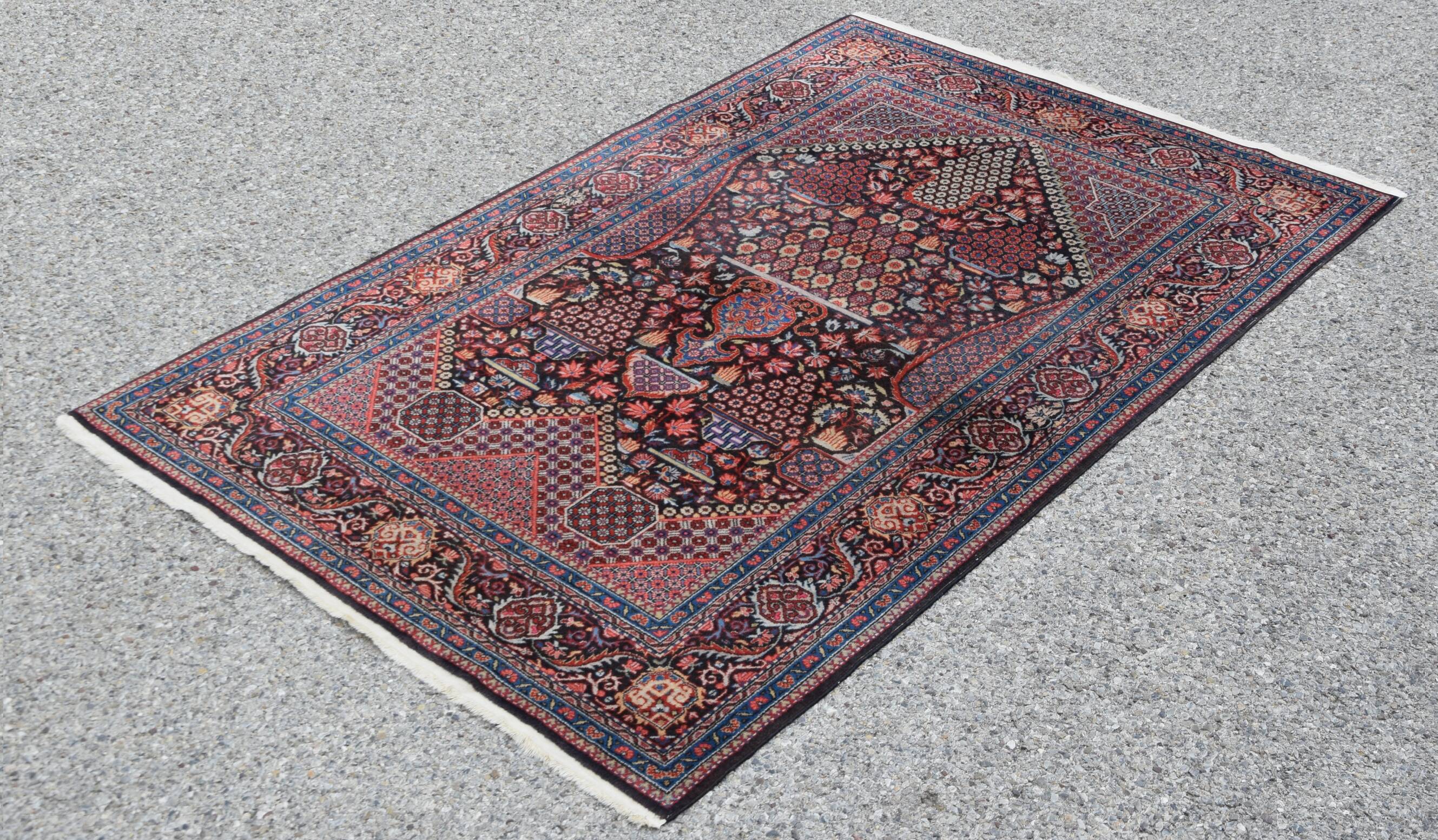 Oriental rug: 2.00 X 1.30 Meters - Handmade - Quality: Wool