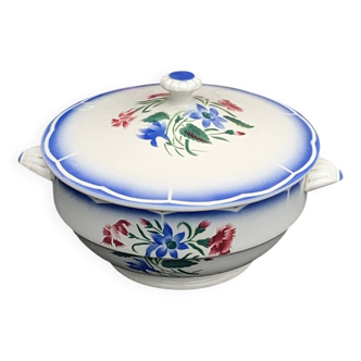 Soup tureen, Elorn model, Digoin and Sarreguemines, France, carnation motifs