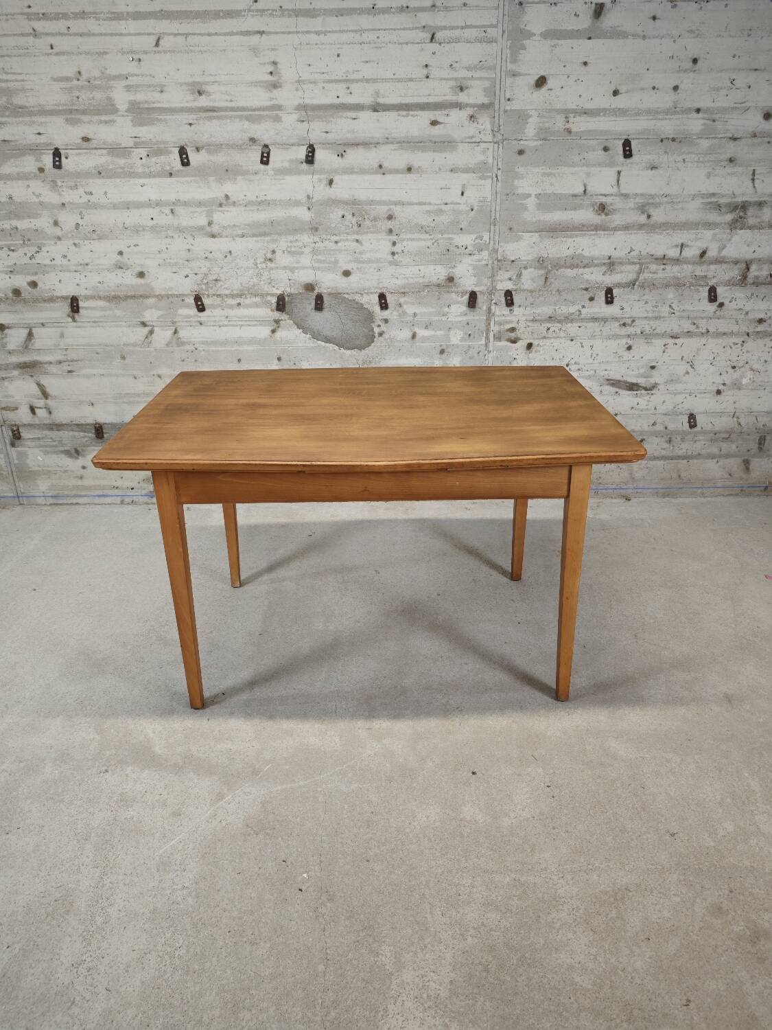 Vintage extendable dining table for 6/10 people