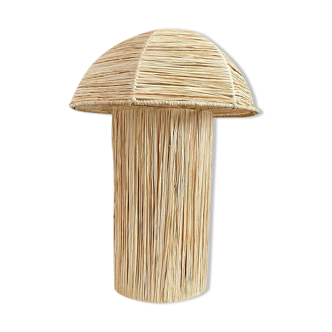 Natural raffia lamp