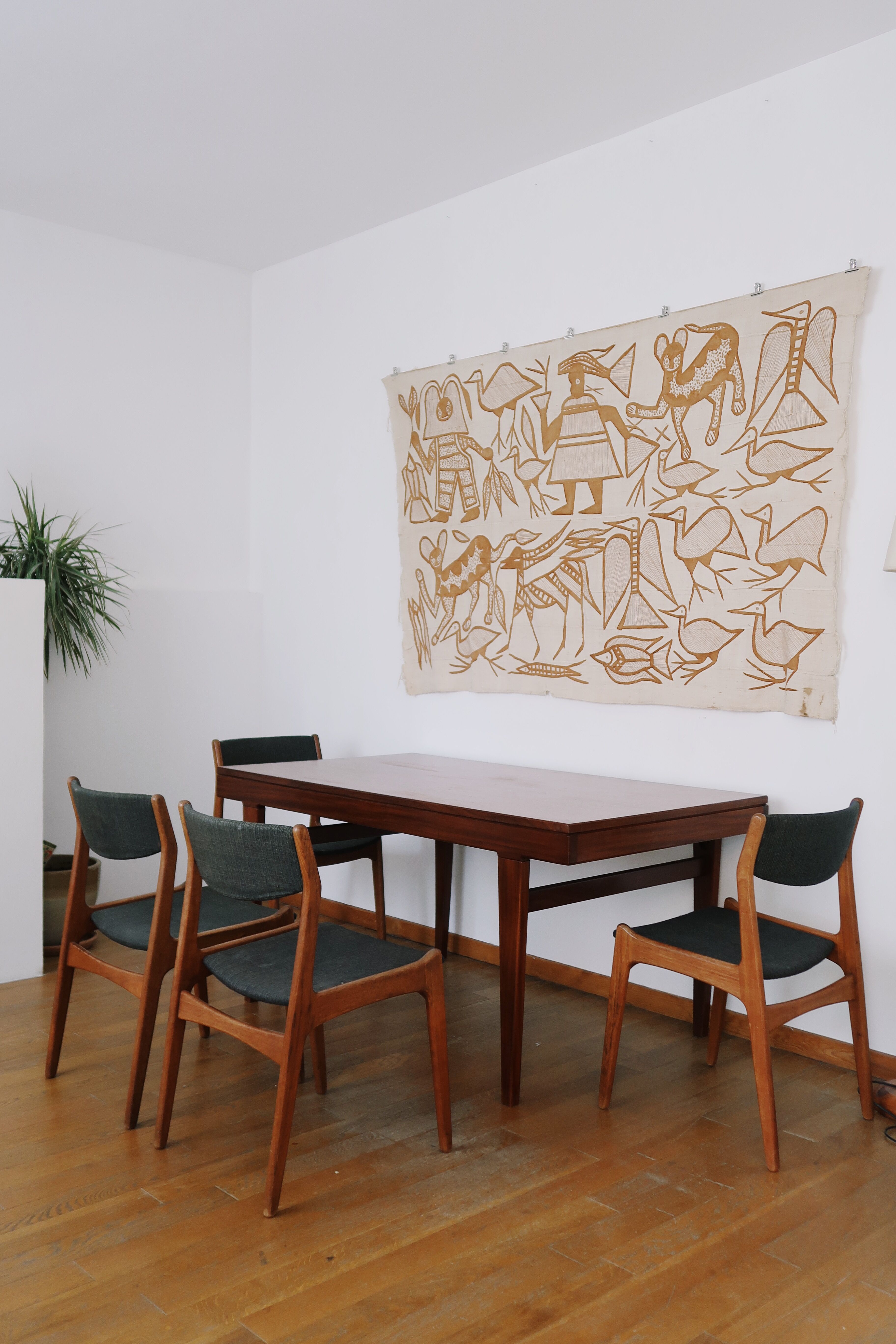 4 chaises vertes danoises estampillées