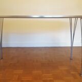 White Super-elliptical table, design by Piet Hein and Bruno Mathsson for Fritz Hansen