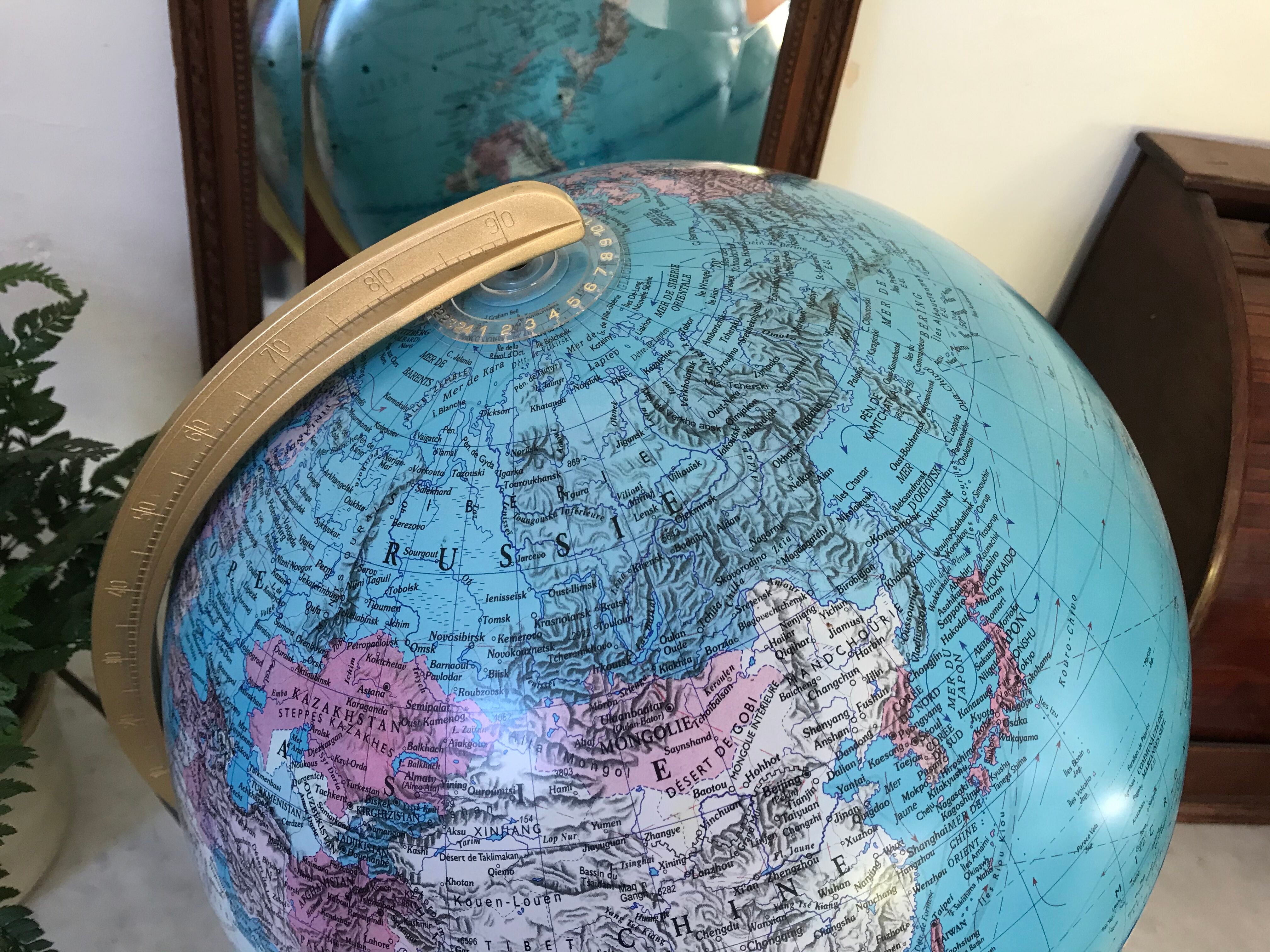 Vintage vintage Earth Globe Columbus