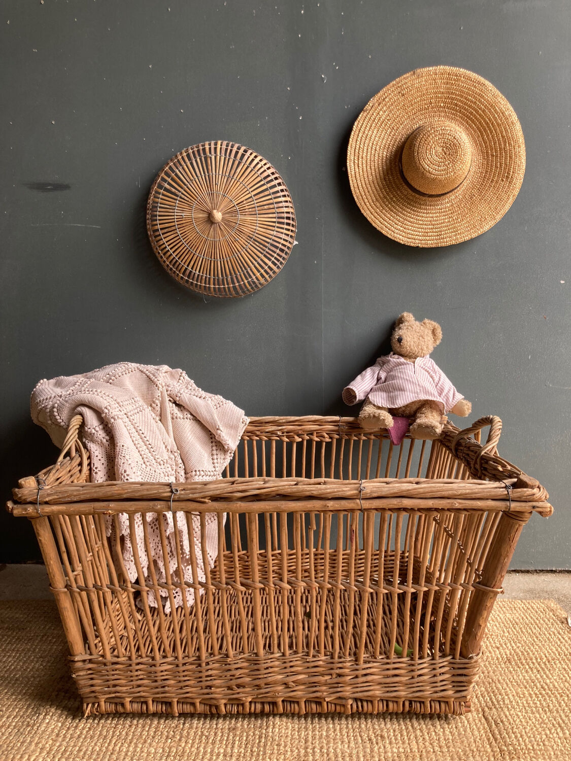 Wicker laundry basket