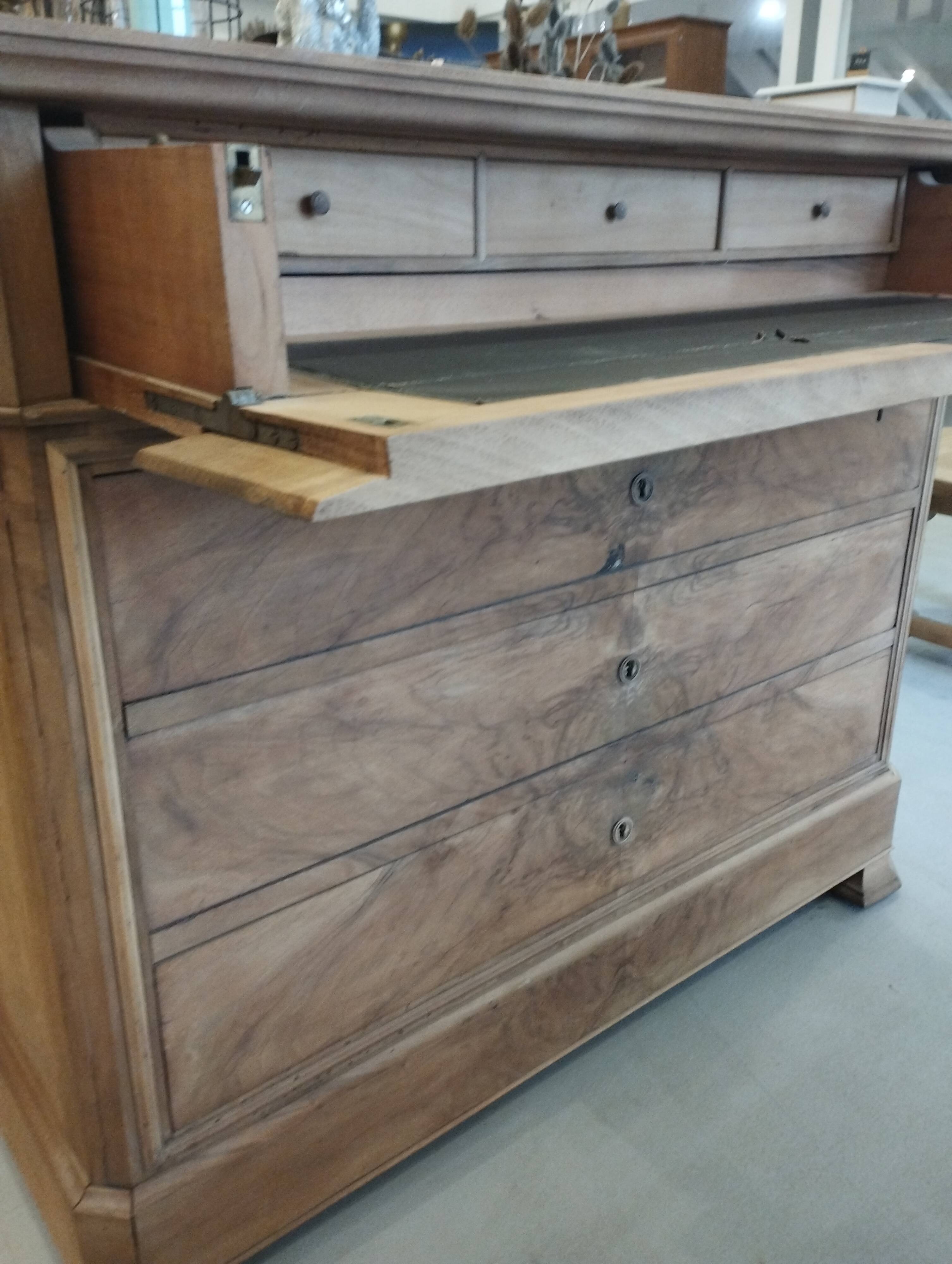 Commode chemin de fer