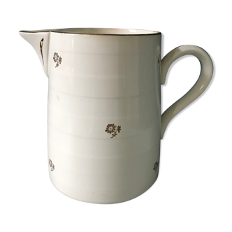 Terre de fer pitcher